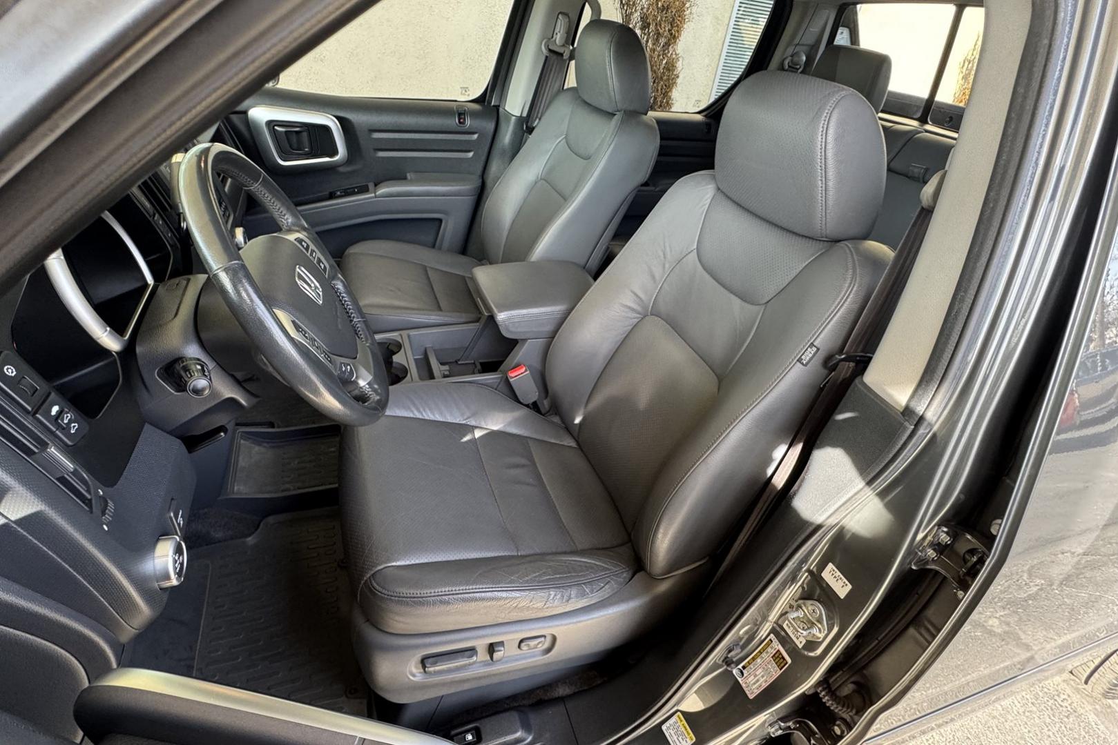 2007 Nimbus Gray /Gray Honda Ridgeline RTL (2HJYK16527H) with an V6 3.5 Liter engine, Automatic transmission, located at 2304 W. Main St., Boise, ID, 83702, (208) 342-7777, 43.622105, -116.218658 - One Owner Idaho Ridgeline! Amazing Condition! - Photo#6