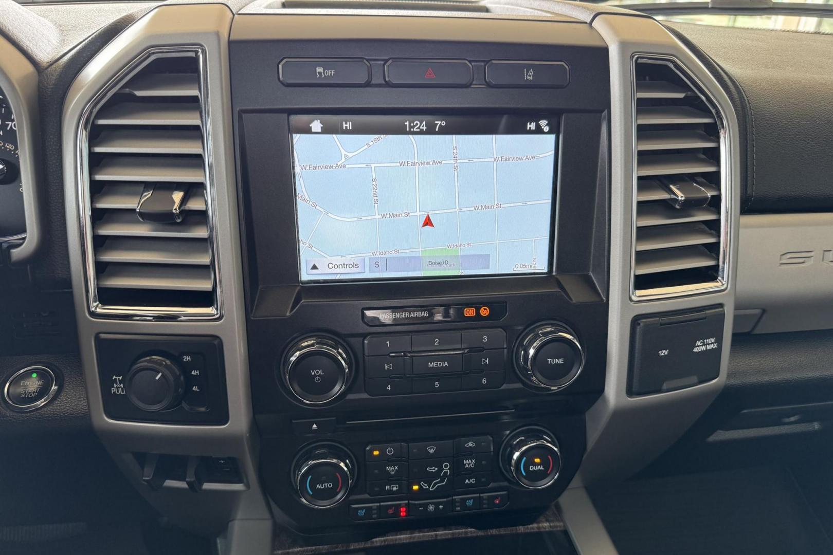 2017 Oxford White /Black Ford F-250 Lariat (1FT7W2B68HE) with an V8 6.2 Liter engine, Automatic 6 Speed transmission, located at 2304 W. Main St., Boise, ID, 83702, (208) 342-7777, 43.622105, -116.218658 - Photo#4