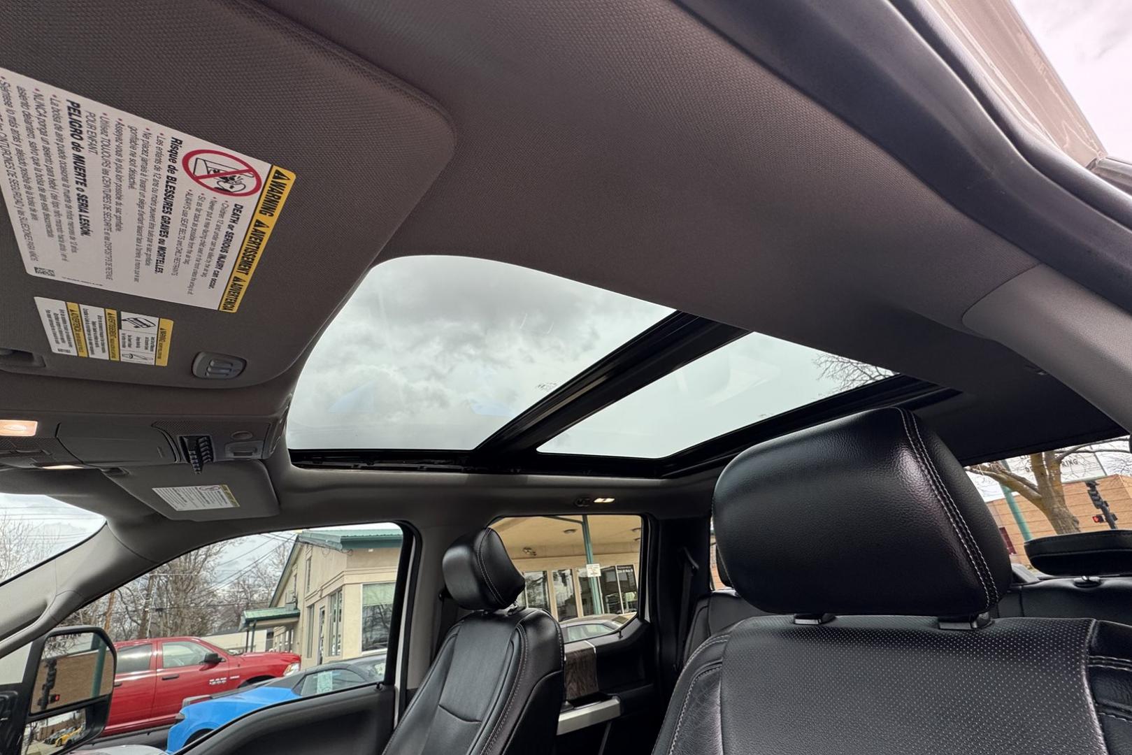 2017 Oxford White /Black Ford F-250 Lariat (1FT7W2B68HE) with an V8 6.2 Liter engine, Automatic 6 Speed transmission, located at 2304 W. Main St., Boise, ID, 83702, (208) 342-7777, 43.622105, -116.218658 - Photo#5