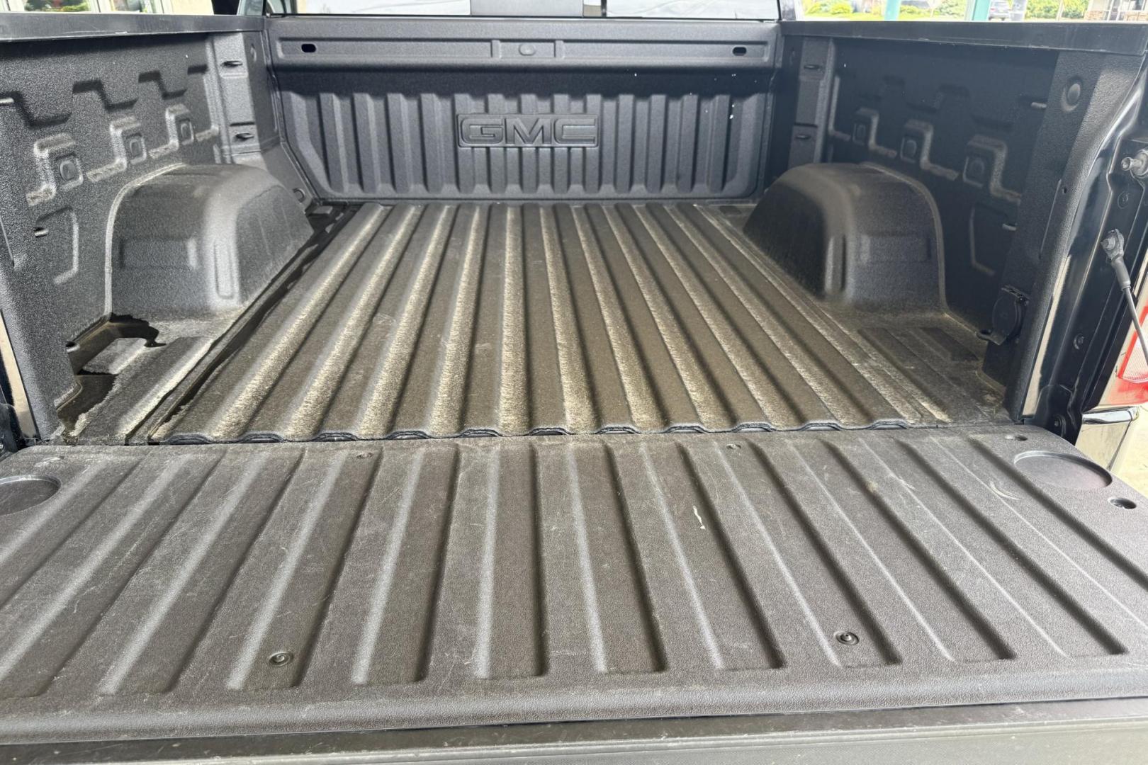 2020 Black /Black GMC Sierra 1500 Elevation X31 (1GTU9CED4LZ) with an V8 5.3 Liter engine, Automatic 8 Speed transmission, located at 2304 W. Main St., Boise, ID, 83702, (208) 342-7777, 43.622105, -116.218658 - Ready To Haul! - Photo#25