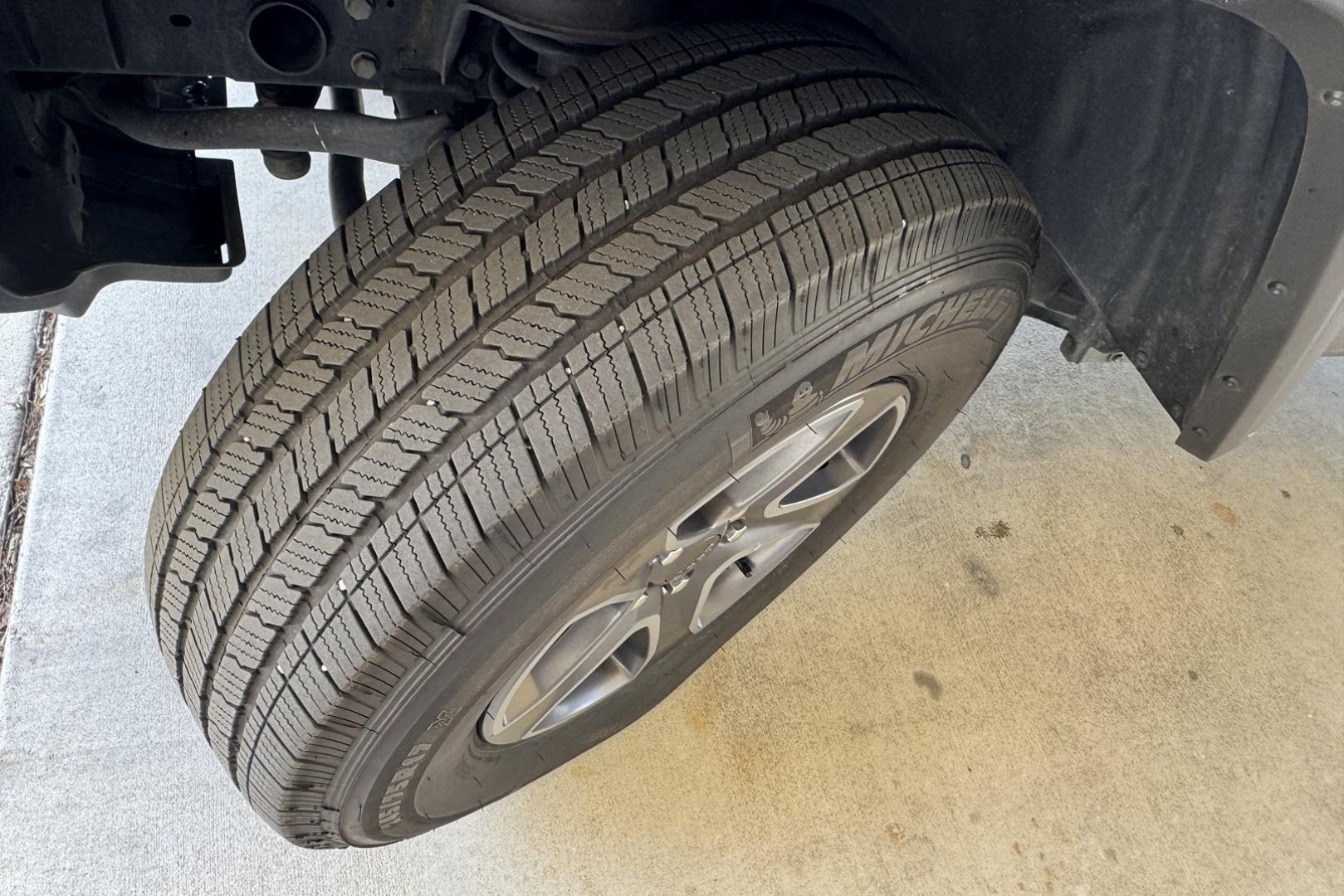2019 Destroyer Gray /Black Jeep Wrangler Unlimited Sport (1C4HJXDNXKW) with an 4 Cyl 2.0 Liter Turbo engine, Automatic 8 Speed transmission, located at 2304 W. Main St., Boise, ID, 83702, (208) 342-7777, 43.622105, -116.218658 - Ready To Play! - Photo#11