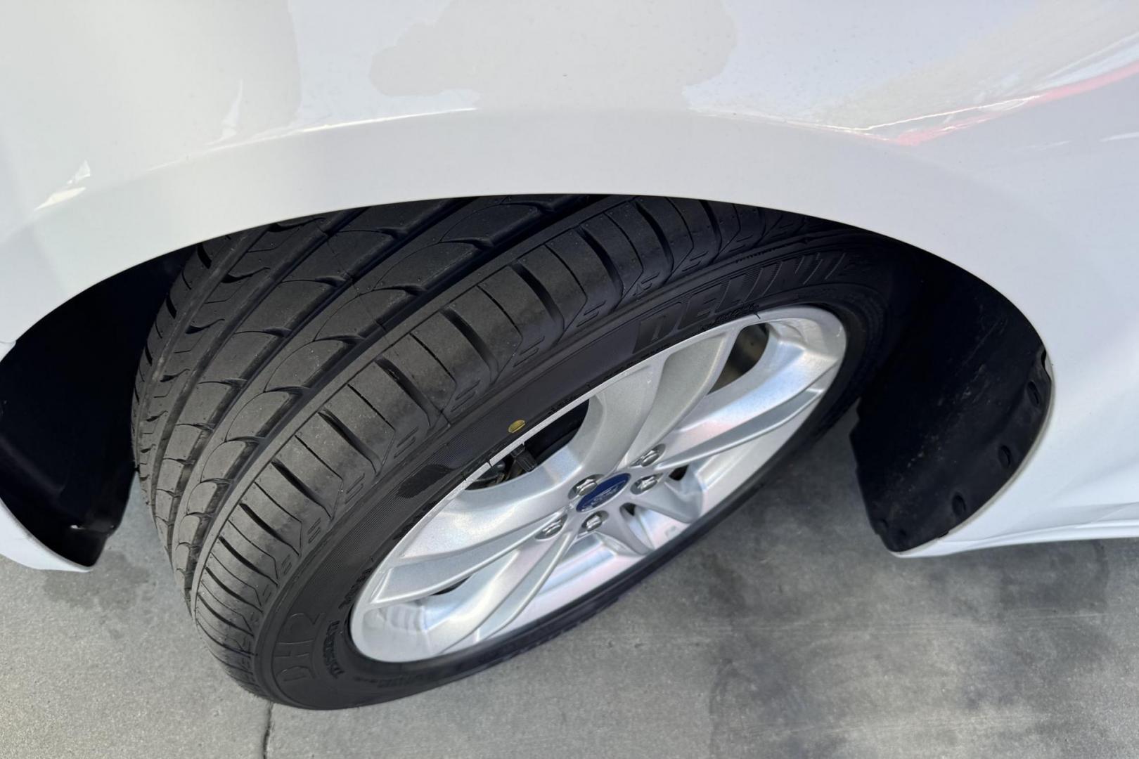 2018 Oxford White /Gray Ford Fusion Hybrid (3FA6P0UU5JR) with an 4 Cyl 2.0 Liter Hybrid engine, Automatic transmission, located at 2304 W. Main St., Boise, ID, 83702, (208) 342-7777, 43.622105, -116.218658 - Low Mileage, New Tires! Ready To Go! - Photo#11