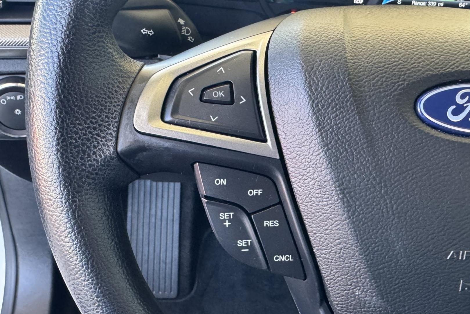 2018 Oxford White /Gray Ford Fusion Hybrid (3FA6P0UU5JR) with an 4 Cyl 2.0 Liter Hybrid engine, Automatic transmission, located at 2304 W. Main St., Boise, ID, 83702, (208) 342-7777, 43.622105, -116.218658 - Low Mileage, New Tires! Ready To Go! - Photo#5