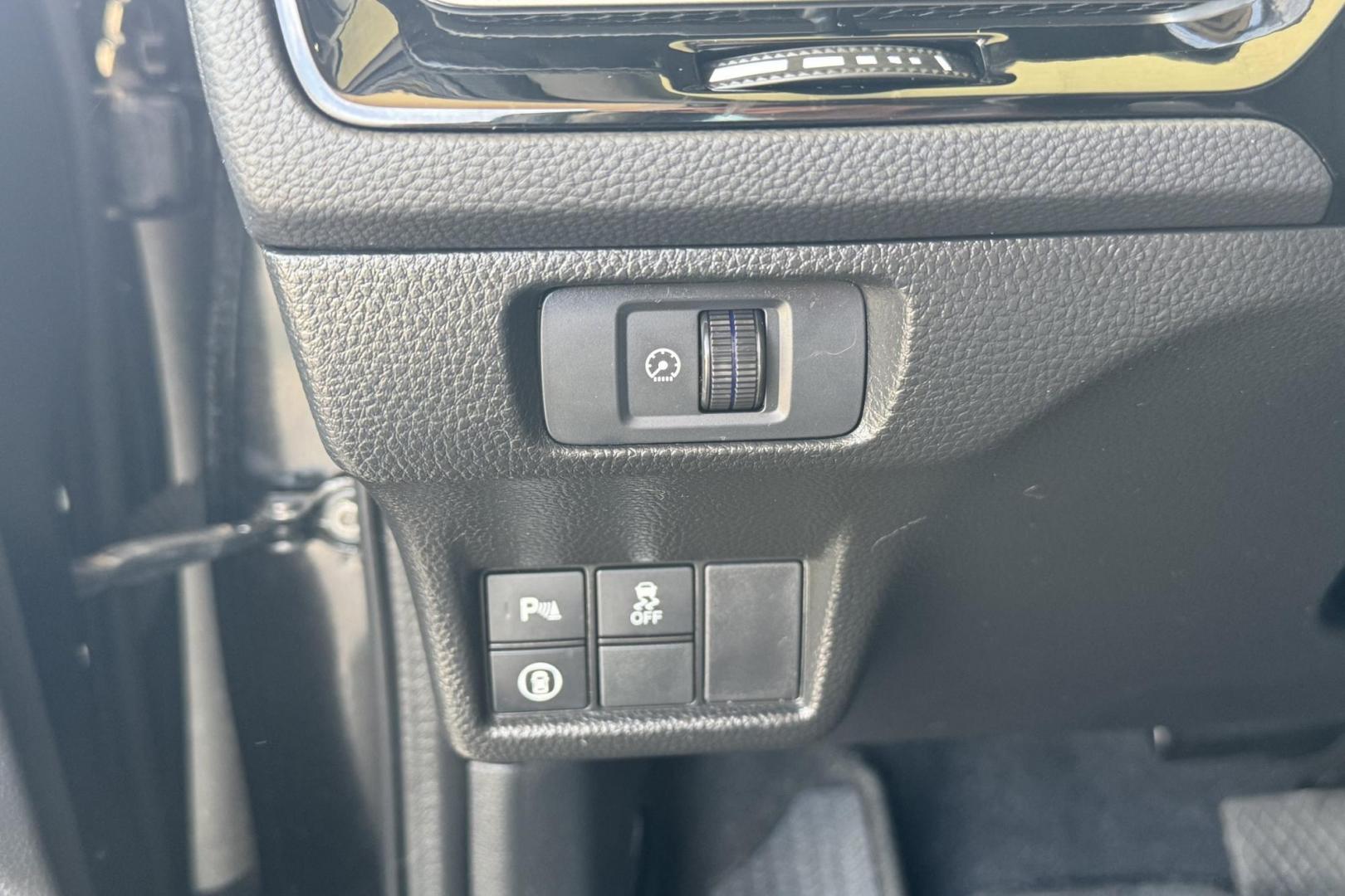 2022 Crystal Black Pearl /Black Honda Civic Touring (2HGFE1F95NH) with an 4 Cyl 1.5 Liter Turbo engine, Automatic transmission, located at 2304 W. Main St., Boise, ID, 83702, (208) 342-7777, 43.622105, -116.218658 - Remaining Factory Warranty! Great Cars! - Photo#9