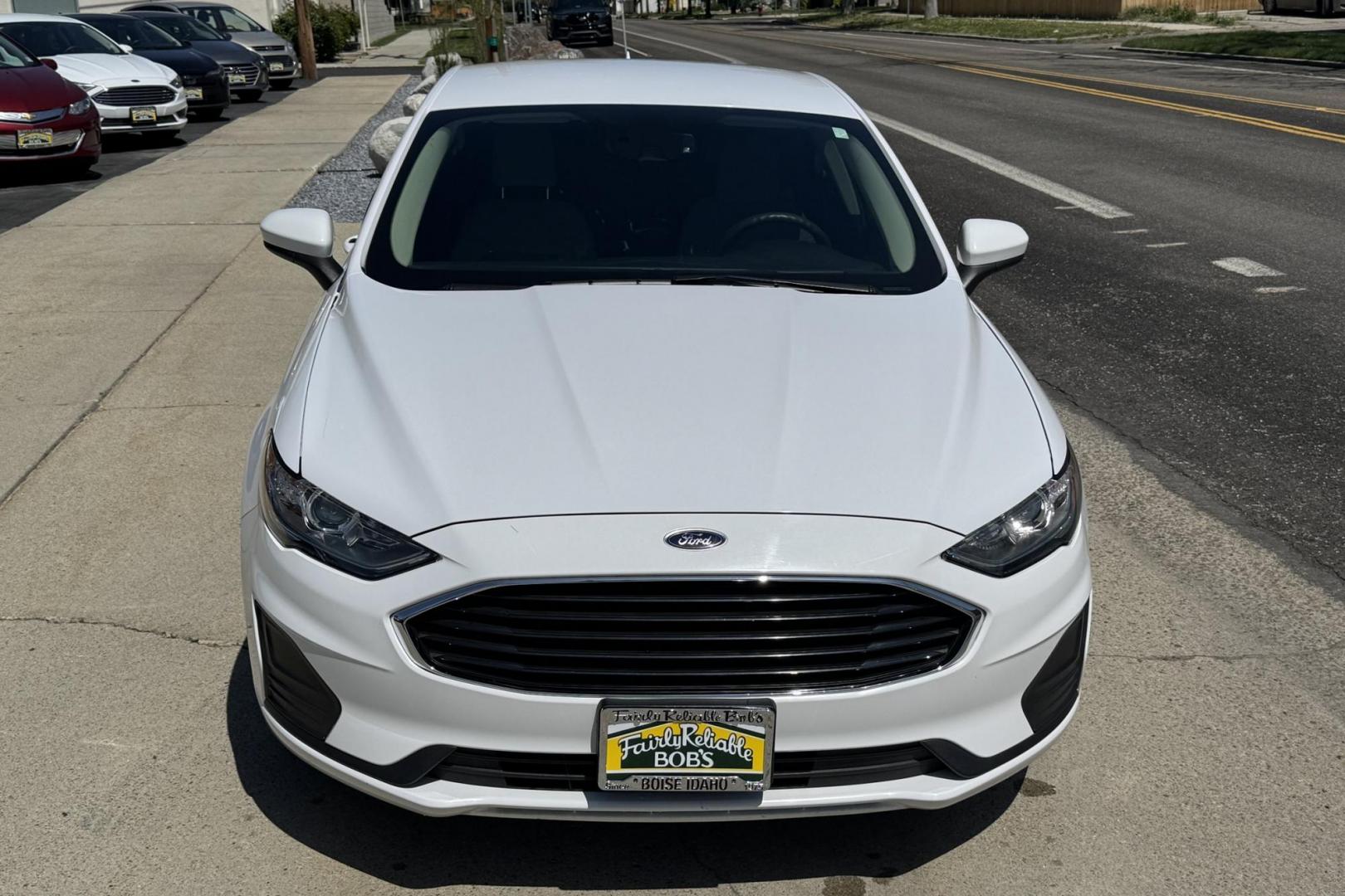 2020 Oxford White /Gray Ford Fusion (3FA6P0G75LR) with an 4 Cyl 2.5 Liter engine, Automatic transmission, located at 2304 W. Main St., Boise, ID, 83702, (208) 342-7777, 43.622105, -116.218658 - Great Fuel Economy! - Photo#3