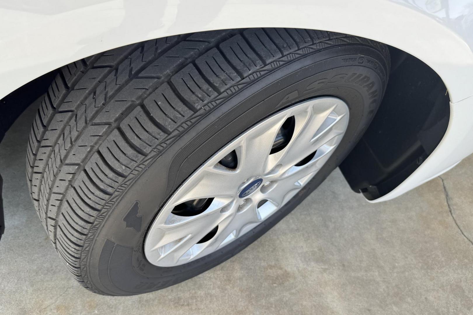 2020 Oxford White /Gray Ford Fusion (3FA6P0G75LR) with an 4 Cyl 2.5 Liter engine, Automatic transmission, located at 2304 W. Main St., Boise, ID, 83702, (208) 342-7777, 43.622105, -116.218658 - Great Fuel Economy! - Photo#10