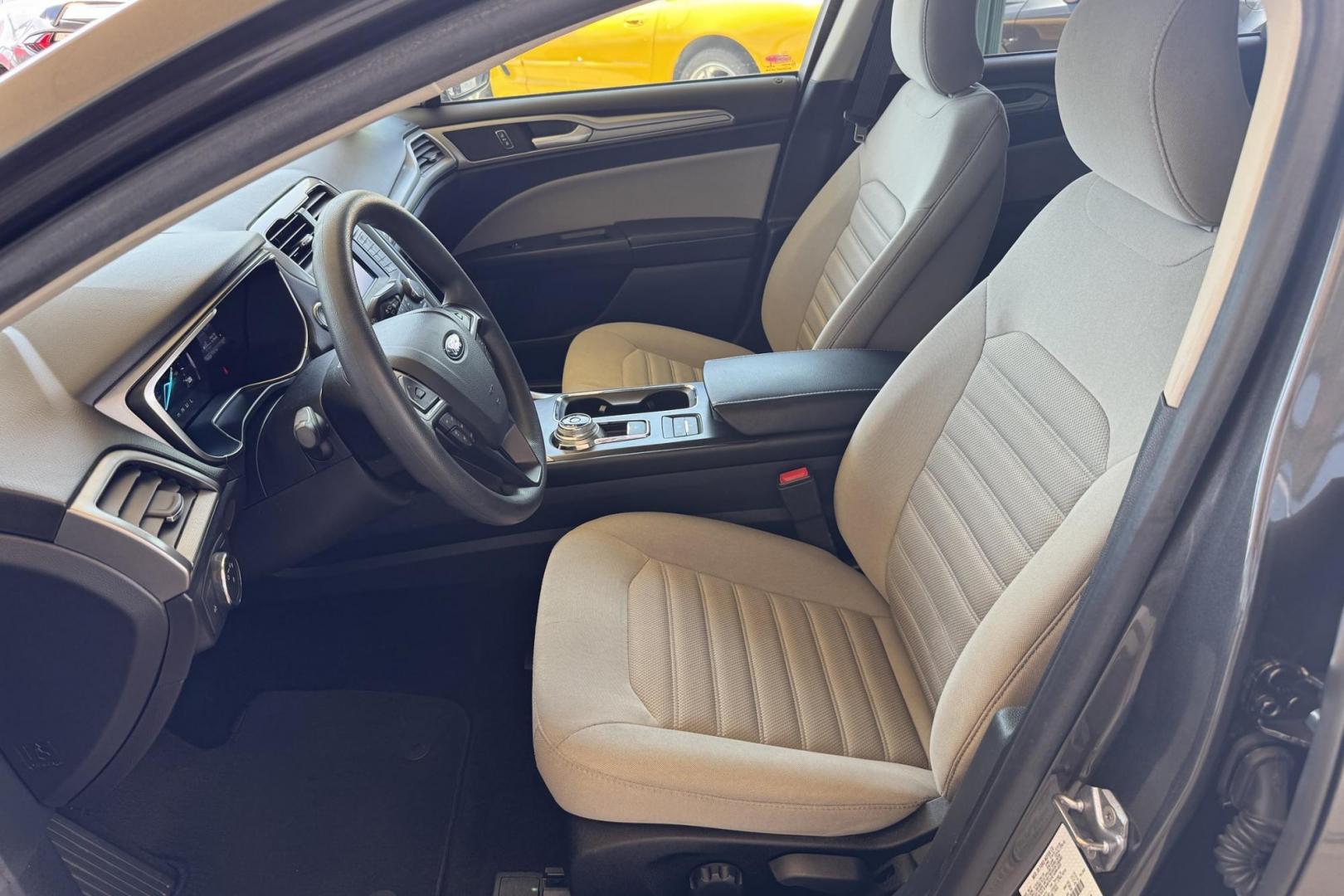 2018 Gray /Gray Ford Fusion Hybrid (3FA6P0UU9JR) with an 4 Cyl 2.0 Liter Hybrid engine, Automatic transmission, located at 2304 W. Main St., Boise, ID, 83702, (208) 342-7777, 43.622105, -116.218658 - New Tires! Great Fuel Economy! - Photo#9