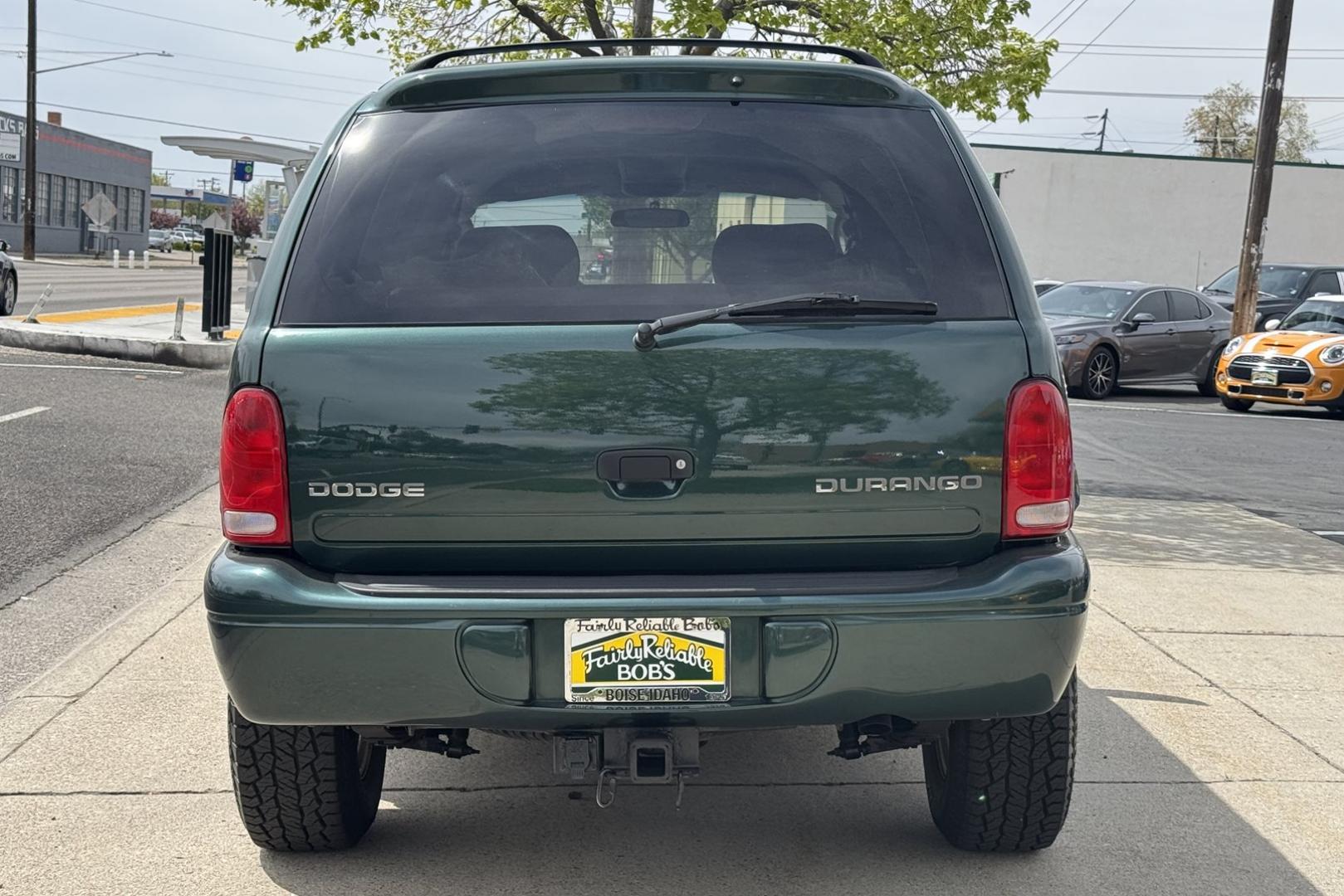 2002 Green /Gray Dodge Durango SLT (1B4HS48N62F) with an V8 4.7 Liter engine, Automatic transmission, located at 2304 W. Main St., Boise, ID, 83702, (208) 342-7777, 43.622105, -116.218658 - 8 Passenger! New Tires! Only 63k Miles! - Photo#2