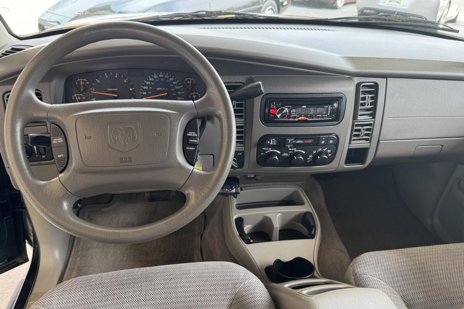 2002 Green /Gray Dodge Durango SLT (1B4HS48N62F) with an V8 4.7 Liter engine, Automatic transmission, located at 2304 W. Main St., Boise, ID, 83702, (208) 342-7777, 43.622105, -116.218658 - 8 Passenger! New Tires! Only 63k Miles! - Photo#8