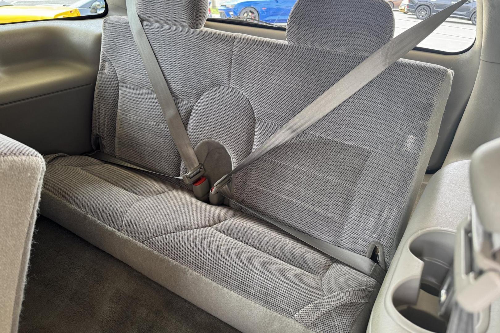2002 Green /Gray Dodge Durango SLT (1B4HS48N62F) with an V8 4.7 Liter engine, Automatic transmission, located at 2304 W. Main St., Boise, ID, 83702, (208) 342-7777, 43.622105, -116.218658 - 8 Passenger! New Tires! Only 63k Miles! - Photo#7