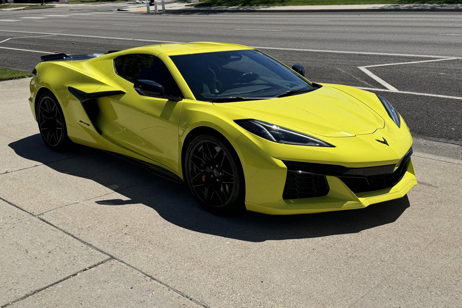 2024 Accelerate Yellow /Jet Black Chevrolet Corvette Stingray Z/06 3LZ (1G1YF2D32R5) with an V8 5.5 Liter engine, Automatic 8 Speed transmission, located at 2304 W. Main St., Boise, ID, 83702, (208) 342-7777, 43.622105, -116.218658 - 670-HP Mid Engine Road Rocket! - Photo#27