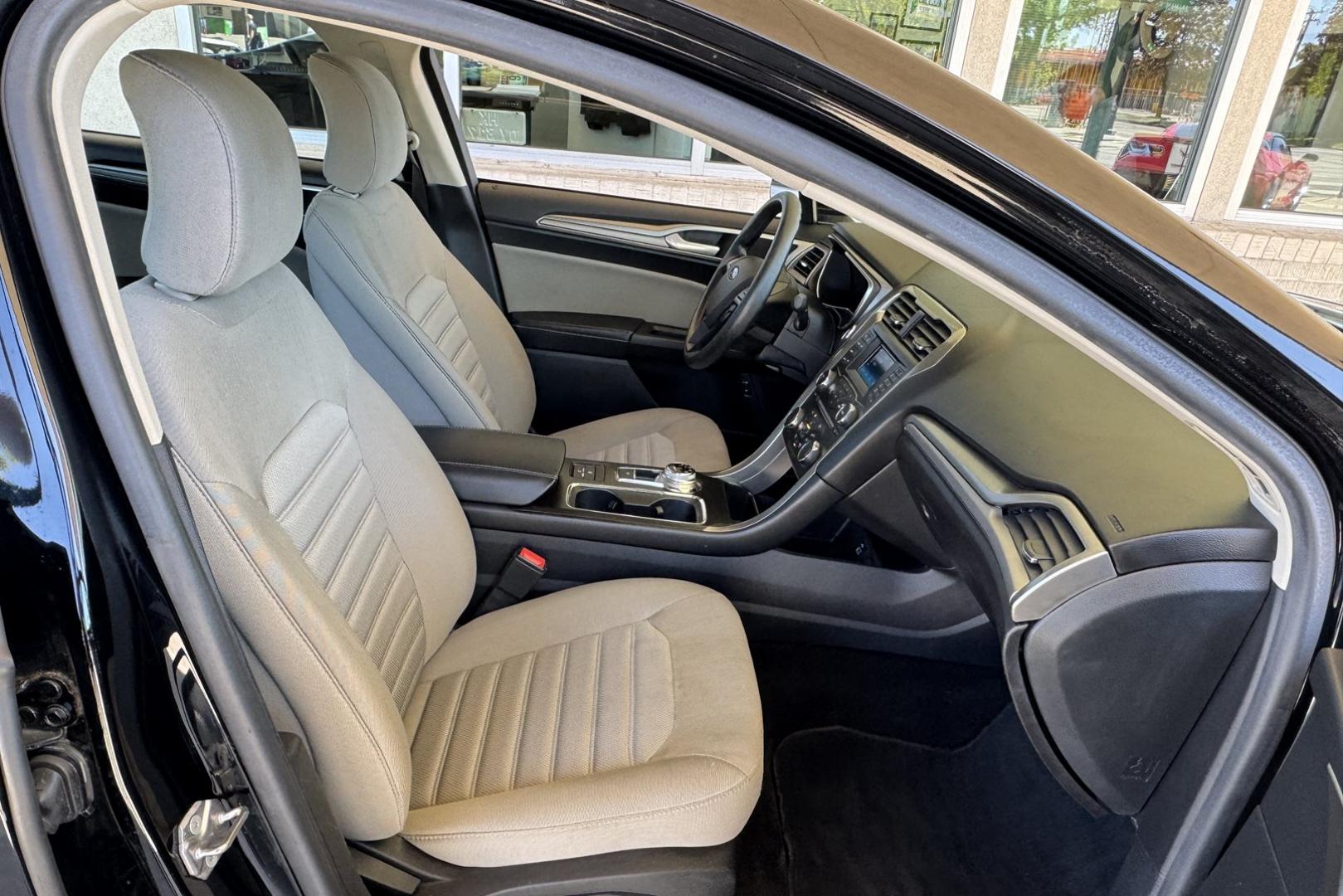 2018 Black /Tan Ford Fusion (3FA6P0UU8JR) with an 4 Cyl 2.0 Liter Hybrid engine, Automatic transmission, located at 2304 W. Main St., Boise, ID, 83702, (208) 342-7777, 43.622105, -116.218658 - Great Fuel Economy! Great Value! - Photo#12