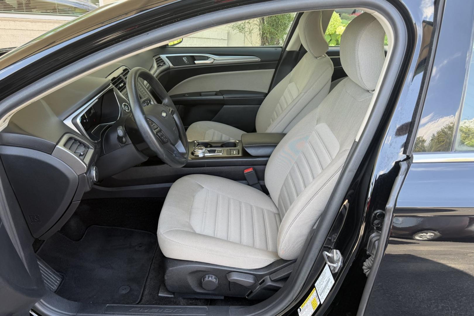 2018 Black /Gray Ford Fusion (3FA6P0UU8JR) with an 4 Cyl 2.0 Liter Hybrid engine, Automatic transmission, located at 2304 W. Main St., Boise, ID, 83702, (208) 342-7777, 43.622105, -116.218658 - Great Fuel Economy! Great Value!- Photo#5