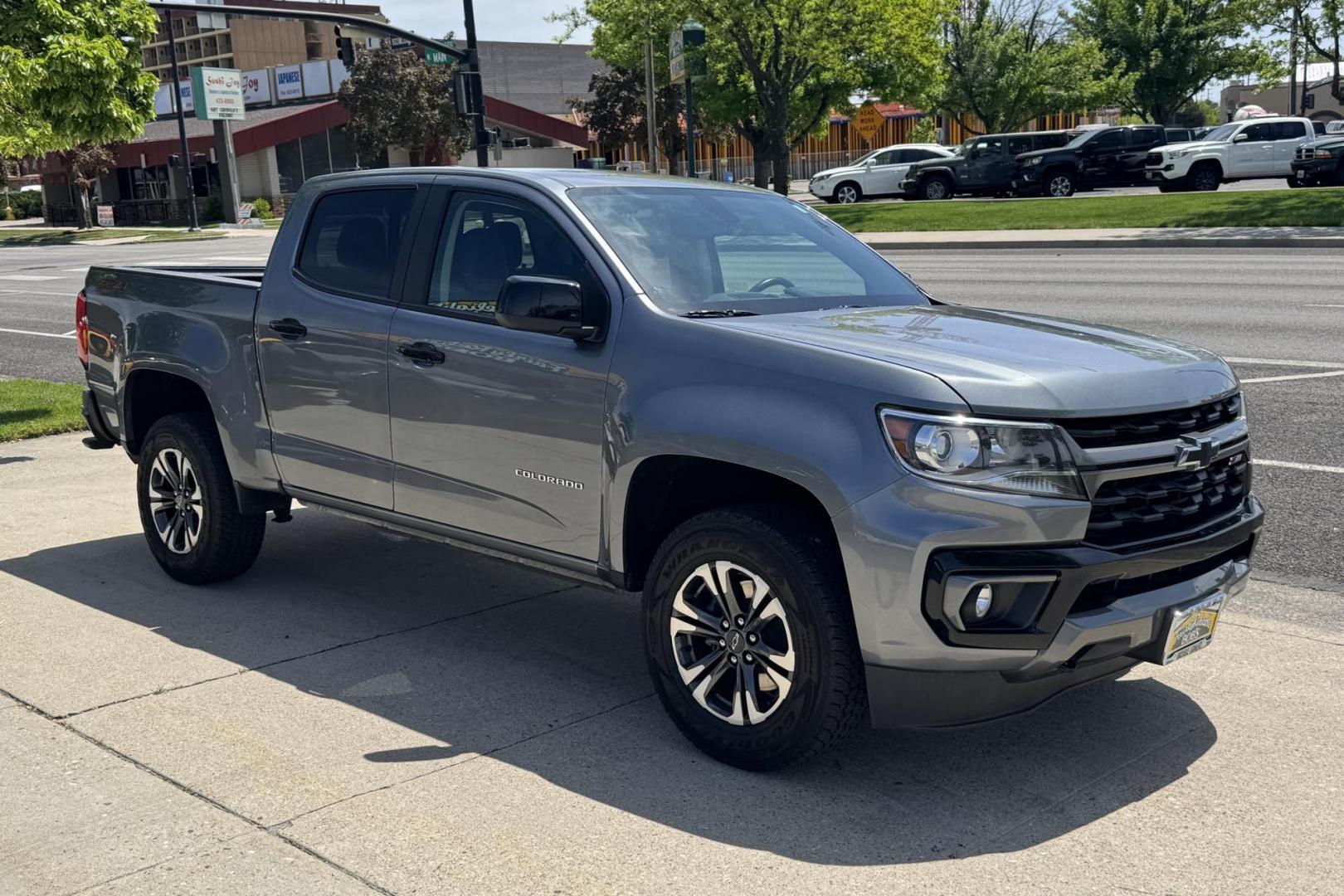 2022 Gray /Gray Chevrolet Colorado Z71 (1GCGTDEN1N1) with an V6 3.6 Liter engine, Automatic 8 Speed transmission, located at 2304 W. Main St., Boise, ID, 83702, (208) 342-7777, 43.622105, -116.218658 - Clean V6 Colorado! - Photo#2