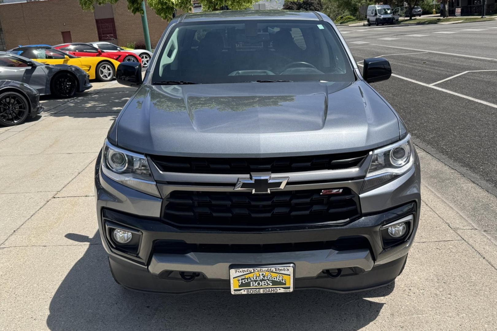 2022 Gray /Gray Chevrolet Colorado Z71 (1GCGTDEN1N1) with an V6 3.6 Liter engine, Automatic 8 Speed transmission, located at 2304 W. Main St., Boise, ID, 83702, (208) 342-7777, 43.622105, -116.218658 - Clean V6 Colorado! - Photo#3