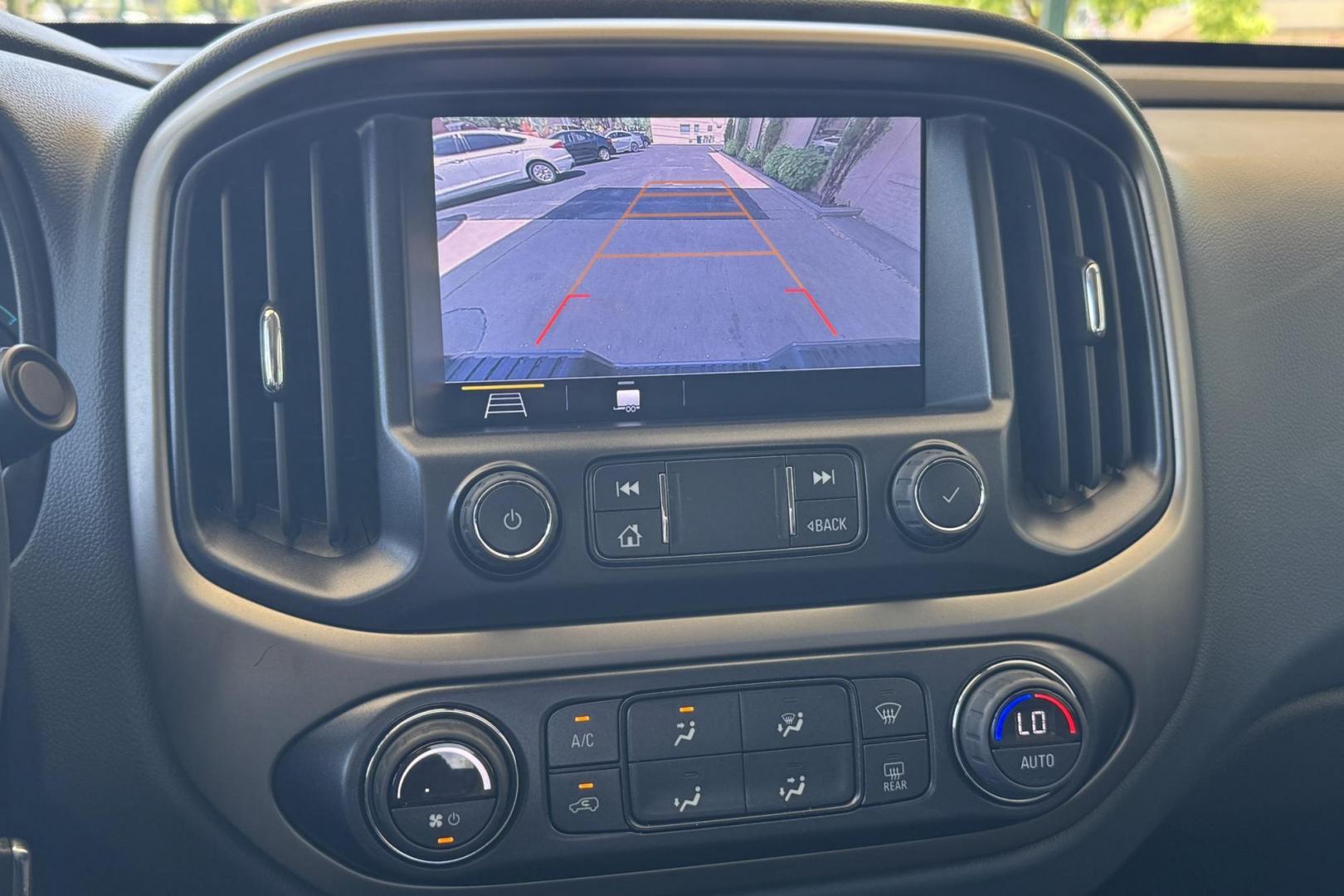 2022 Gray /Gray Chevrolet Colorado Z71 (1GCGTDEN1N1) with an V6 3.6 Liter engine, Automatic 8 Speed transmission, located at 2304 W. Main St., Boise, ID, 83702, (208) 342-7777, 43.622105, -116.218658 - Clean V6 Colorado! - Photo#4