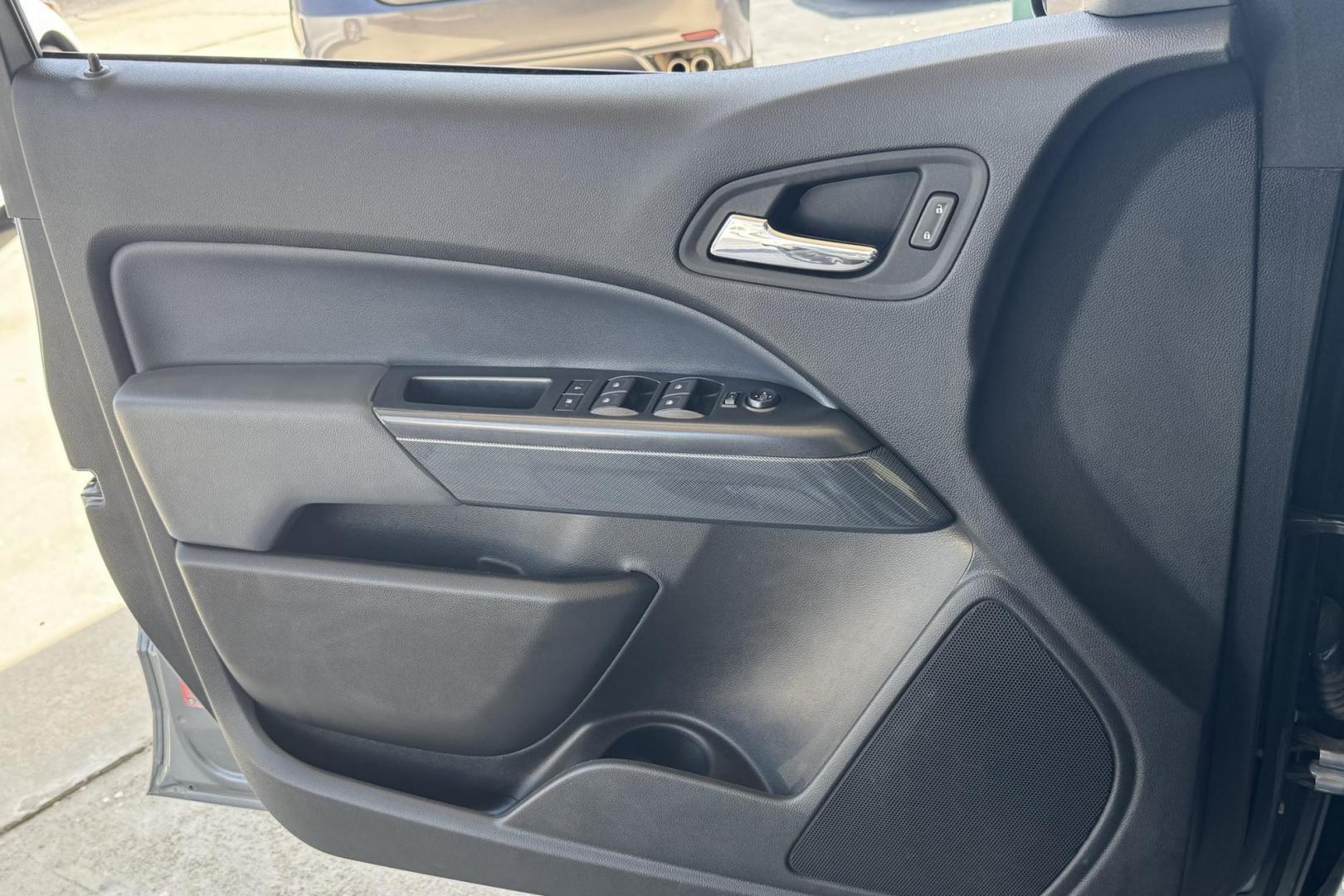 2022 Gray /Gray Chevrolet Colorado Z71 (1GCGTDEN1N1) with an V6 3.6 Liter engine, Automatic 8 Speed transmission, located at 2304 W. Main St., Boise, ID, 83702, (208) 342-7777, 43.622105, -116.218658 - Clean V6 Colorado! - Photo#5