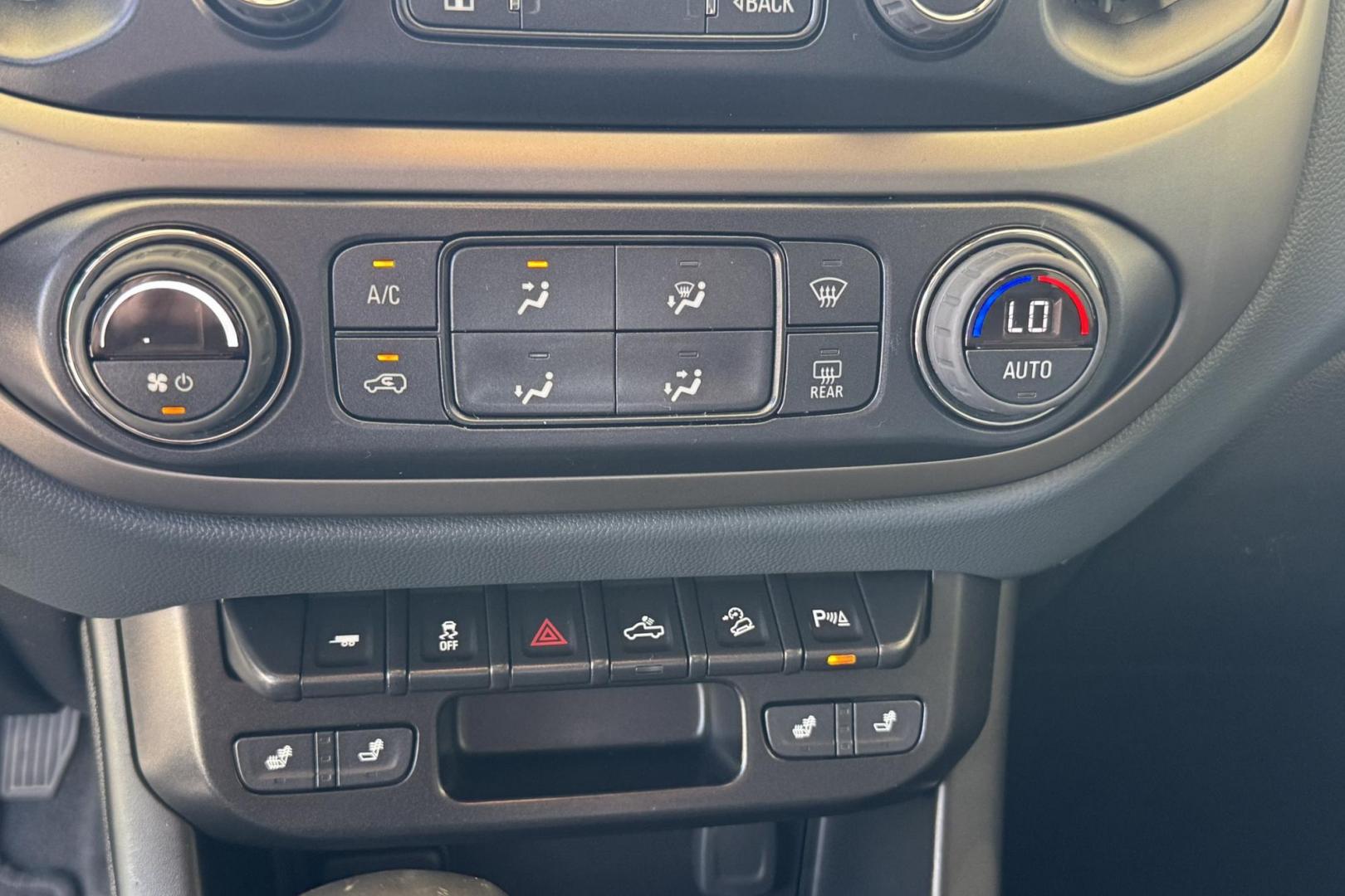 2022 Gray /Gray Chevrolet Colorado Z71 (1GCGTDEN1N1) with an V6 3.6 Liter engine, Automatic 8 Speed transmission, located at 2304 W. Main St., Boise, ID, 83702, (208) 342-7777, 43.622105, -116.218658 - Clean V6 Colorado! - Photo#10