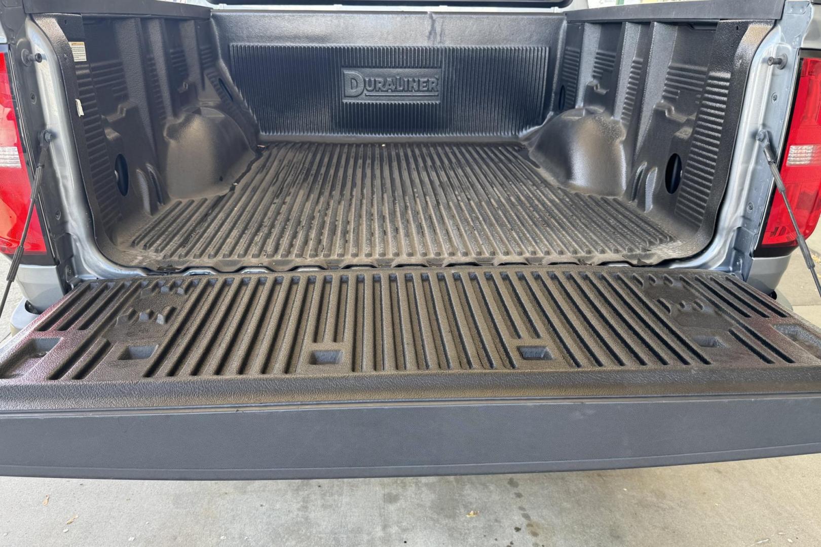 2022 Gray /Gray Chevrolet Colorado Z71 (1GCGTDEN1N1) with an V6 3.6 Liter engine, Automatic 8 Speed transmission, located at 2304 W. Main St., Boise, ID, 83702, (208) 342-7777, 43.622105, -116.218658 - Clean V6 Colorado! - Photo#21