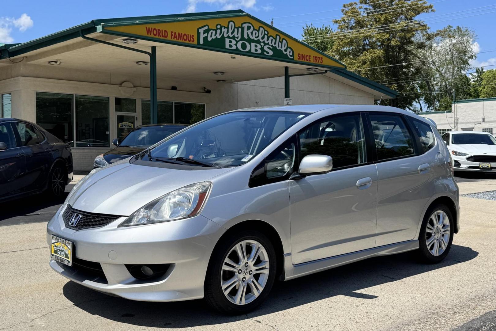 2011 Silver /Black Honda Fit Sport (JHMGE8G59BC) with an 4 Cyl 1.5 Liter engine, 5 Speed Manual transmission, located at 2304 W. Main St., Boise, ID, 83702, (208) 342-7777, 43.622105, -116.218658 - 5 Speed, Great Fuel Economy! - Photo#0