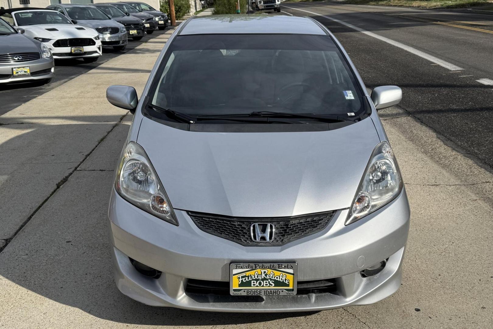 2011 Silver /Black Honda Fit Sport (JHMGE8G59BC) with an 4 Cyl 1.5 Liter engine, 5 Speed Manual transmission, located at 2304 W. Main St., Boise, ID, 83702, (208) 342-7777, 43.622105, -116.218658 - 5 Speed, Great Fuel Economy! - Photo#3