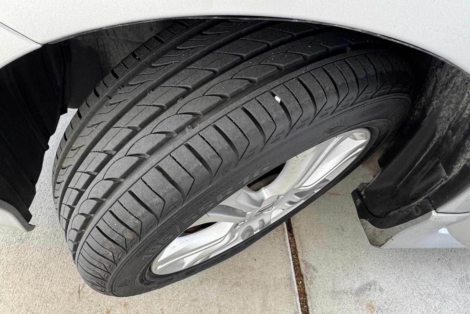 2011 Silver /Black Honda Fit Sport (JHMGE8G59BC) with an 4 Cyl 1.5 Liter engine, 5 Speed Manual transmission, located at 2304 W. Main St., Boise, ID, 83702, (208) 342-7777, 43.622105, -116.218658 - 5 Speed, Great Fuel Economy! - Photo#6