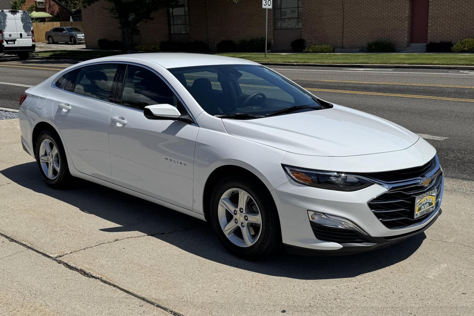 2020 Summit White /Black Chevrolet Malibu LS (1G1ZC5ST6LF) with an 4 Cyl 1.5 Liter Turbo engine, Automatic transmission, located at 2304 W. Main St., Boise, ID, 83702, (208) 342-7777, 43.622105, -116.218658 - Low Mileage! Room For Tall People Front And Rear! - Photo#2