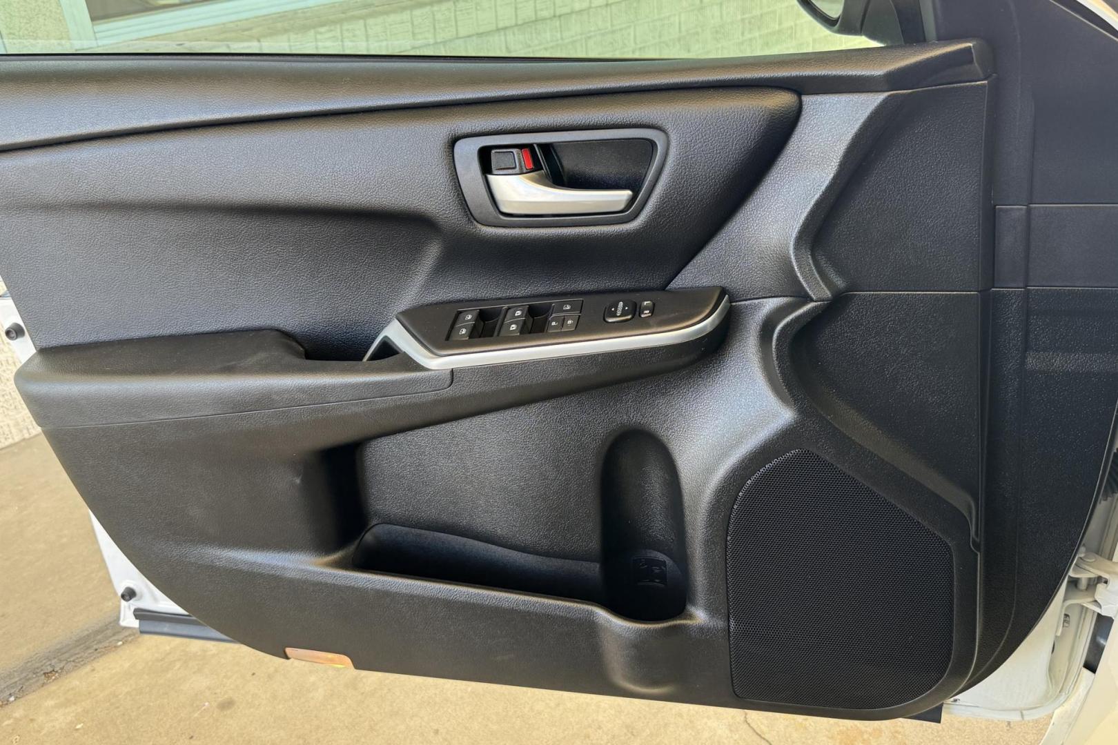 2017 Super White /Black Toyota Camry LE (4T1BF1FK3HU) with an 4 Cyl 2.5 Liter engine, Automatic transmission, located at 2304 W. Main St., Boise, ID, 83702, (208) 342-7777, 43.622105, -116.218658 - Sunroof, New Tires, Power Seat And Back Up Camera! - Photo#8