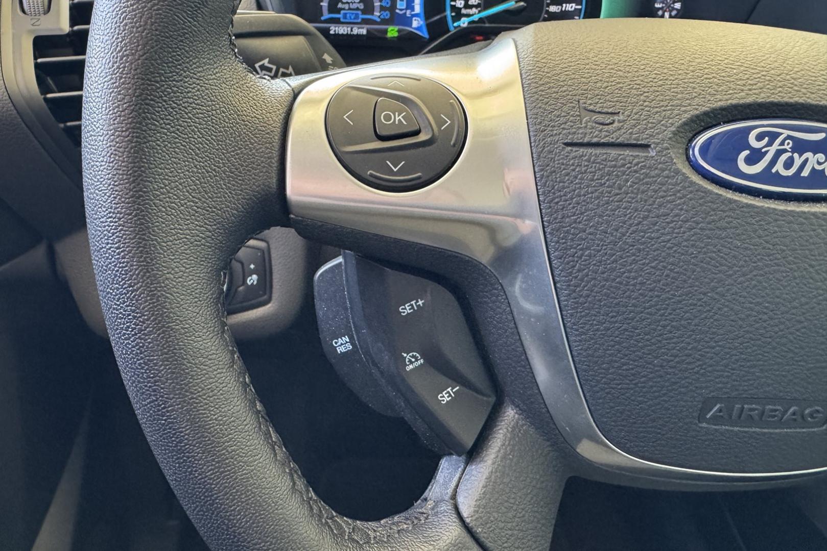 2016 Oxford White /Black Ford C-Max Hybrid SE (1FADP5AU7GL) with an 4 Cyl 2.0 Liter Hybrid engine, Automatic transmission, located at 2304 W. Main St., Boise, ID, 83702, (208) 342-7777, 43.622105, -116.218658 - Great Fuel Economy, Low Mileage And New Tires! - Photo#9