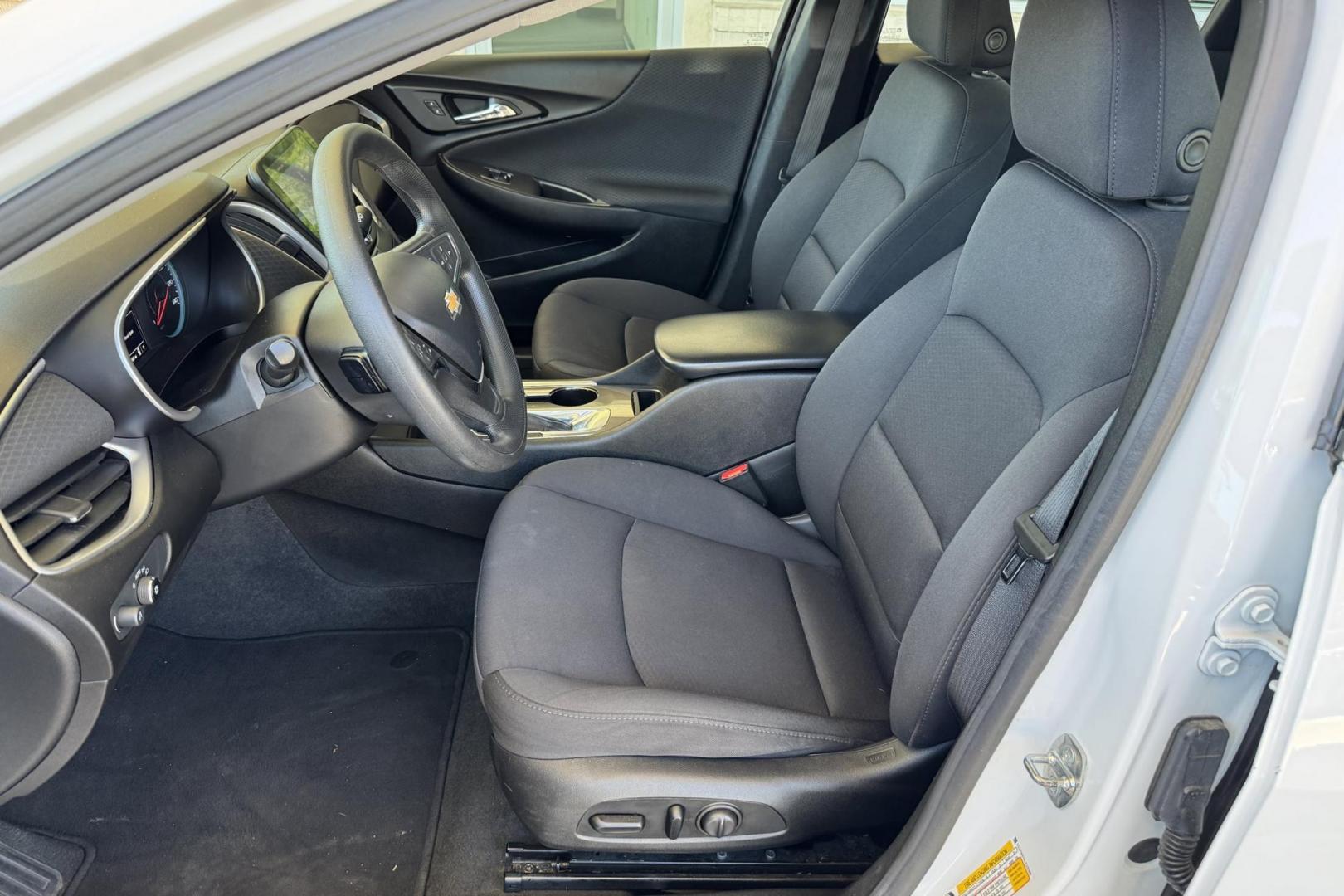 2020 Summit White /Black Chevrolet Malibu LS (1G1ZC5STXLF) with an 4 Cyl 1.5 Liter Turbo engine, Automatic transmission, located at 2304 W. Main St., Boise, ID, 83702, (208) 342-7777, 43.622105, -116.218658 - New Tires! Great Fuel Economy! Lots of Leg Room! - Photo#10