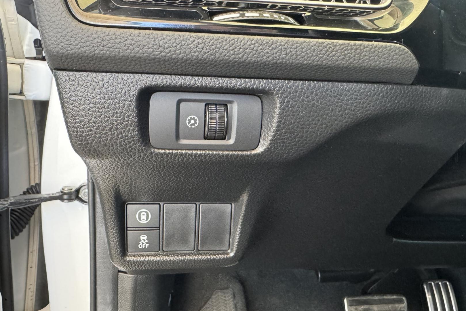 2024 White /Black Honda Civic Hatchback Sport (19XFL2H80RE) with an 4 Cyl 2.0 Liter engine, Automatic transmission, located at 2304 W. Main St., Boise, ID, 83702, (208) 342-7777, 43.622105, -116.218658 - Remaining Factory Warranty! Fun To Drive! - Photo#8