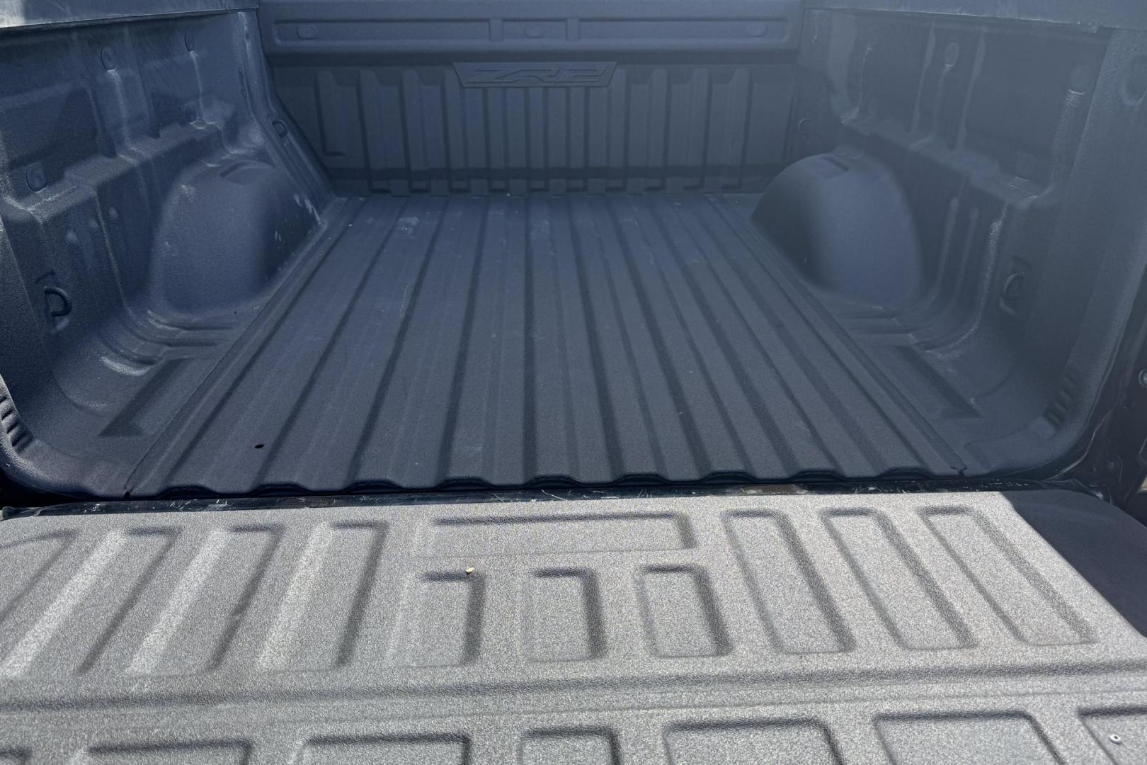 2020 Black /Black Chevrolet Colorado ZR2 (1GCGTEEN9L1) with an V6 3.6 Liter engine, Automatic 8 Speed transmission, located at 2304 W. Main St., Boise, ID, 83702, (208) 342-7777, 43.622105, -116.218658 - Ready To Go! - Photo#22