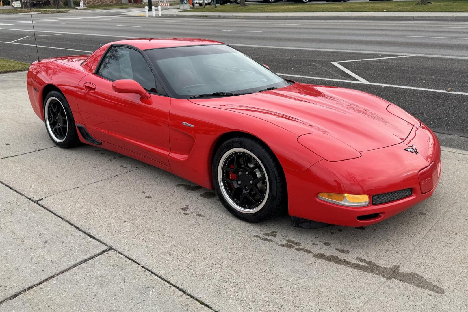 2002 Victory Red /Red/Black Chevrolet Corvette Z06 (1G1YY12S725) with an V8 5.7 Liter engine, 6 Speed Manual transmission, located at 2304 W. Main St., Boise, ID, 83702, (208) 342-7777, 43.622105, -116.218658 - LS6 405 Horse Power! - Photo#2