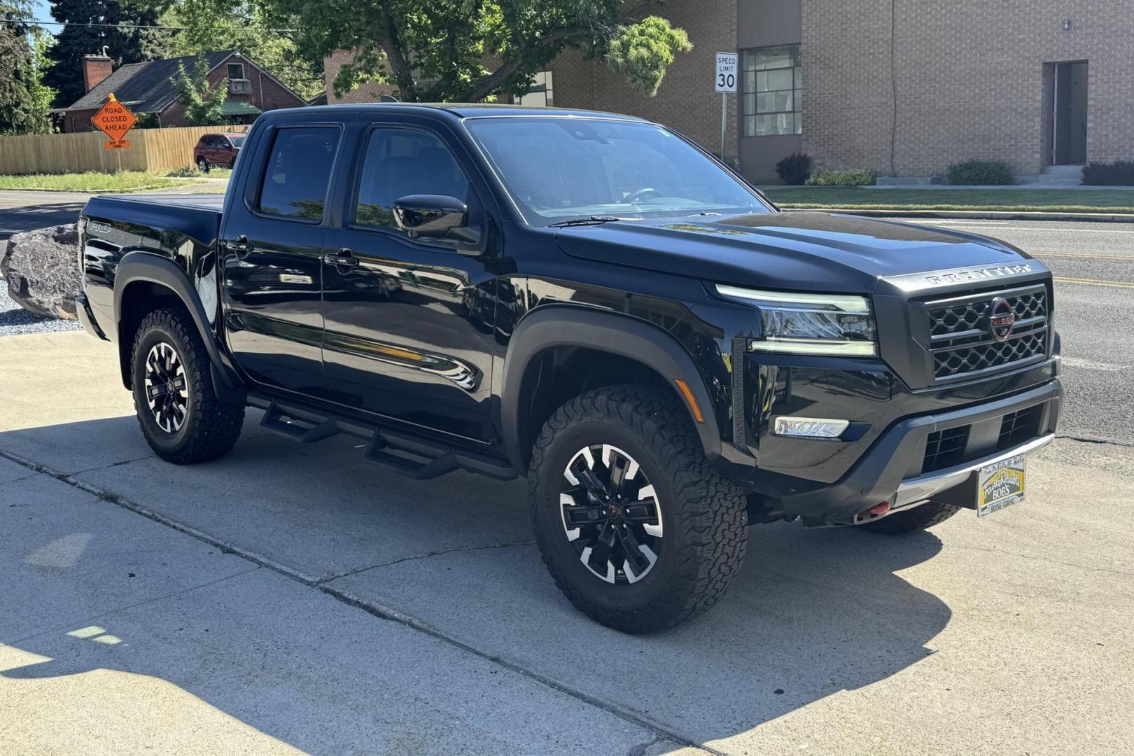 2023 Black /Black Nissan Frontier PRO-4X (1N6ED1EKXPN) with an V6 3.8 Liter engine, Automatic 9 Speed transmission, located at 2304 W. Main St., Boise, ID, 83702, (208) 342-7777, 43.622105, -116.218658 - Remaining Factory Warranty! Really Cool Truck! - Photo#2