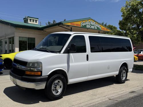 2004 Chevrolet Express 3500 Extended 15 Passenger Van