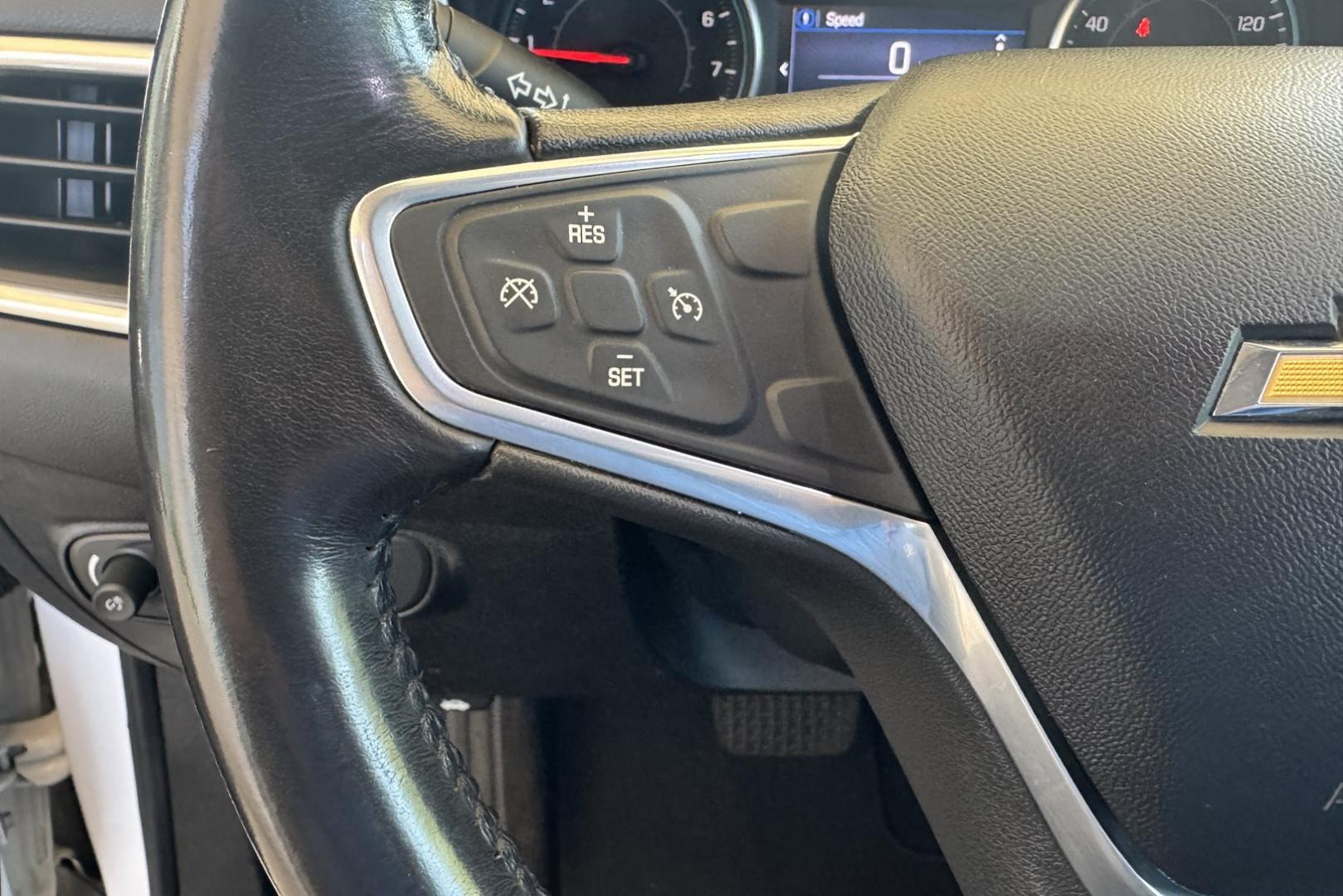 2019 Summit White /Black Chevrolet Equinox LT (2GNAXUEV1K6) with an 4 Cyl 1.5 Liter Turbo engine, Automatic 6 Speed transmission, located at 2304 W. Main St., Boise, ID, 83702, (208) 342-7777, 43.622105, -116.218658 - Photo#8