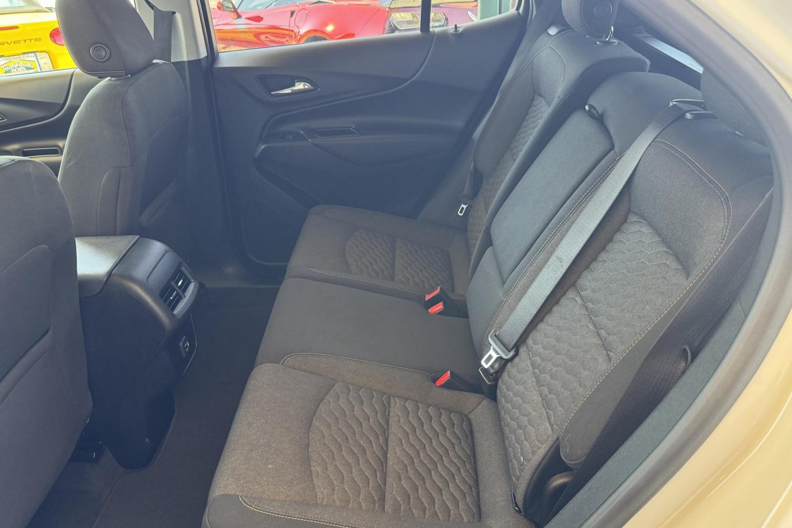 2019 Summit White /Black Chevrolet Equinox LT (2GNAXUEV1K6) with an 4 Cyl 1.5 Liter Turbo engine, Automatic 6 Speed transmission, located at 2304 W. Main St., Boise, ID, 83702, (208) 342-7777, 43.622105, -116.218658 - Photo#11