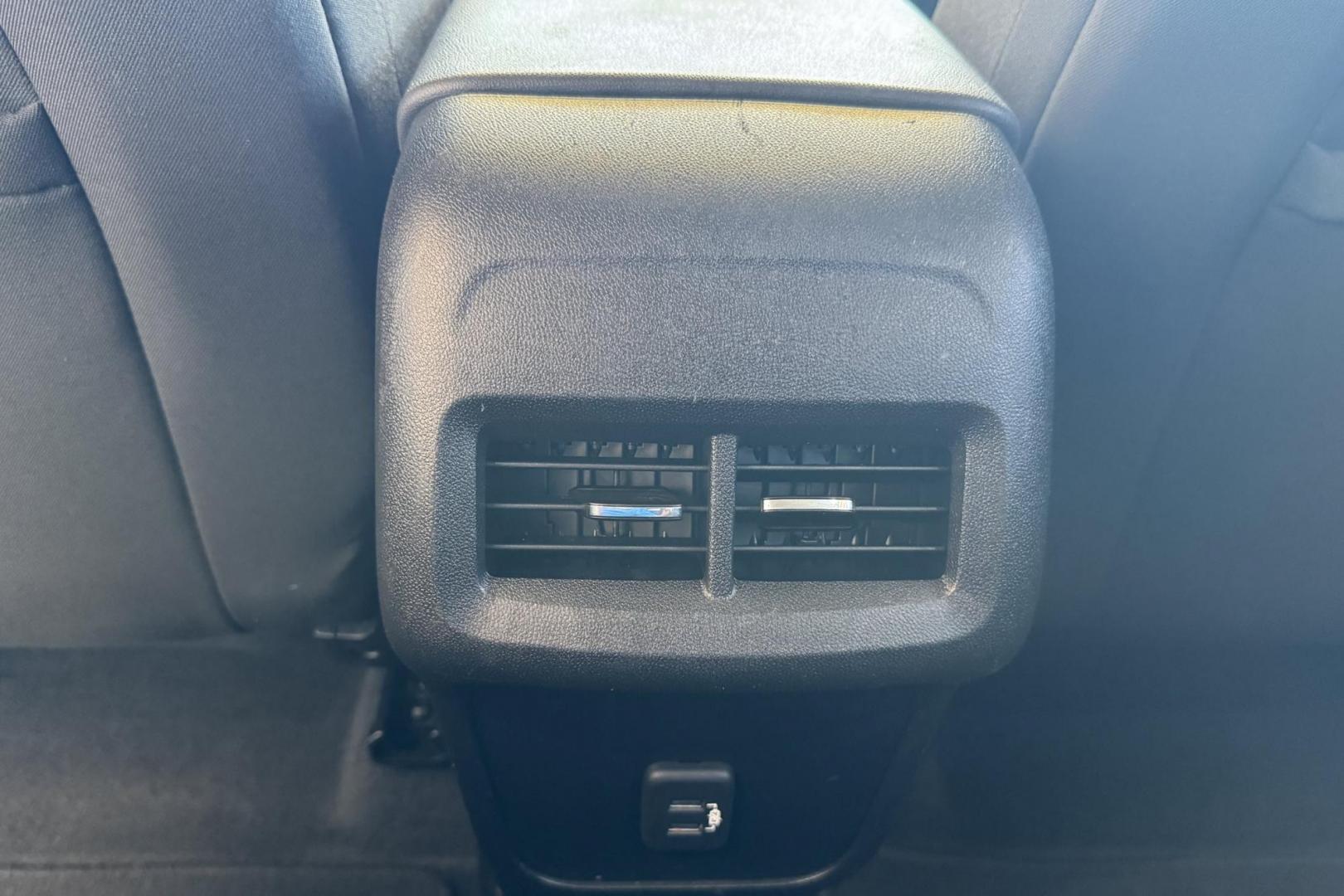 2019 Summit White /Black Chevrolet Equinox LT (2GNAXUEV1K6) with an 4 Cyl 1.5 Liter Turbo engine, Automatic 6 Speed transmission, located at 2304 W. Main St., Boise, ID, 83702, (208) 342-7777, 43.622105, -116.218658 - Photo#13