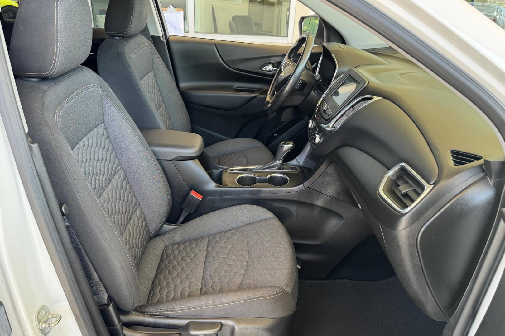 2019 Summit White /Black Chevrolet Equinox LT (2GNAXUEV1K6) with an 4 Cyl 1.5 Liter Turbo engine, Automatic 6 Speed transmission, located at 2304 W. Main St., Boise, ID, 83702, (208) 342-7777, 43.622105, -116.218658 - Photo#16