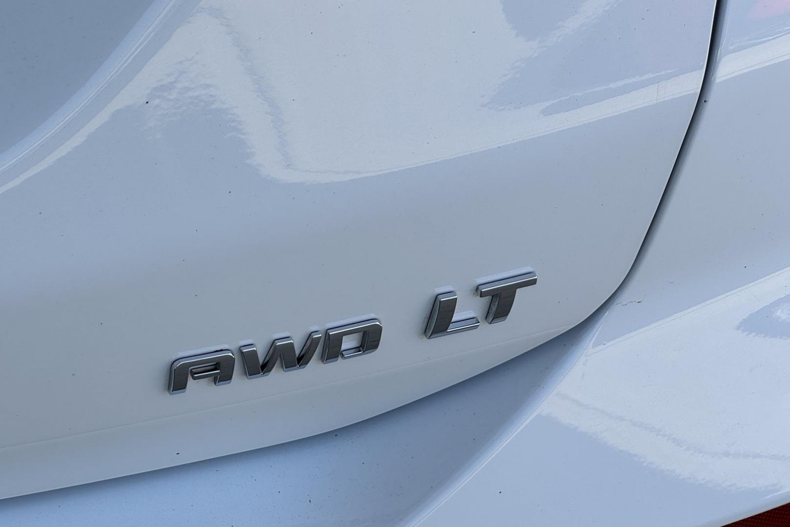 2019 Summit White /Black Chevrolet Equinox LT (2GNAXUEV1K6) with an 4 Cyl 1.5 Liter Turbo engine, Automatic 6 Speed transmission, located at 2304 W. Main St., Boise, ID, 83702, (208) 342-7777, 43.622105, -116.218658 - Photo#23