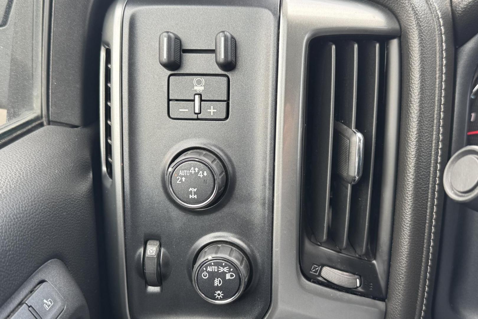 2018 Graphite Metallic /Jet Black Chevrolet Silverado 1500 LTZ (3GCUKSEC5JG) with an V8 5.3 Liter engine, Automatic 8 Speed transmission, located at 2304 W. Main St., Boise, ID, 83702, (208) 342-7777, 43.622105, -116.218658 - Low Mileage Z/71! - Photo#9