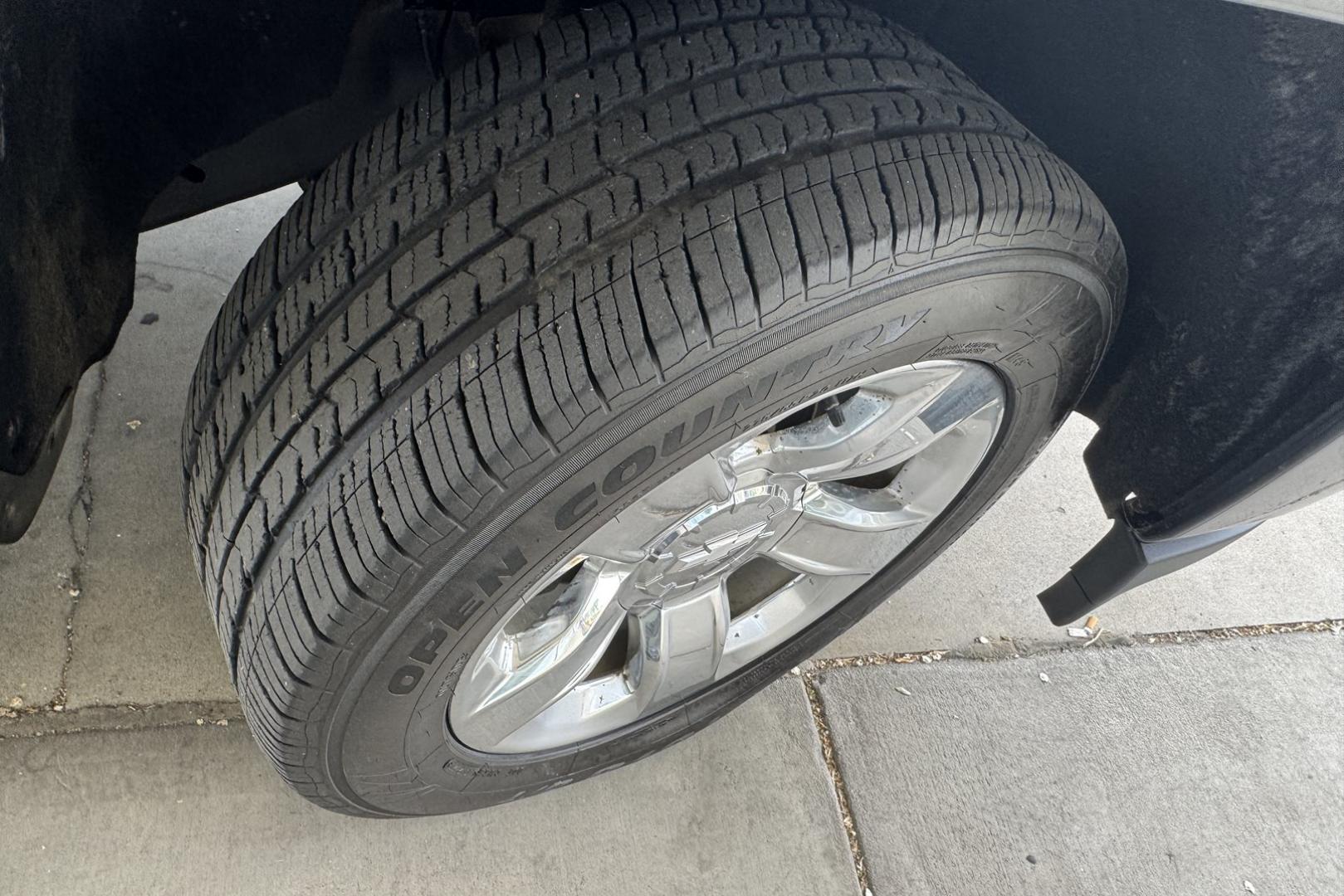 2018 Graphite Metallic /Jet Black Chevrolet Silverado 1500 LTZ (3GCUKSEC5JG) with an V8 5.3 Liter engine, Automatic 8 Speed transmission, located at 2304 W. Main St., Boise, ID, 83702, (208) 342-7777, 43.622105, -116.218658 - Low Mileage Z/71! - Photo#18