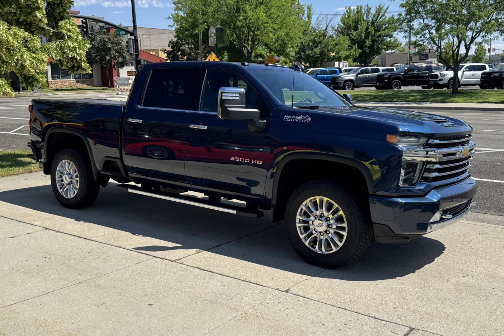 2020 Northsky Blue Metallic /Jet Black Chevrolet Silverado 3500HD High Country (1GC4YVEYXLF) with an V8 6.6 Liter Turbo Duramax Diesel engine, Automatic 10 Speed transmission, located at 2304 W. Main St., Boise, ID, 83702, (208) 342-7777, 43.622105, -116.218658 - New Tires! Highly Optioned! Ready To Tow! - Photo#2