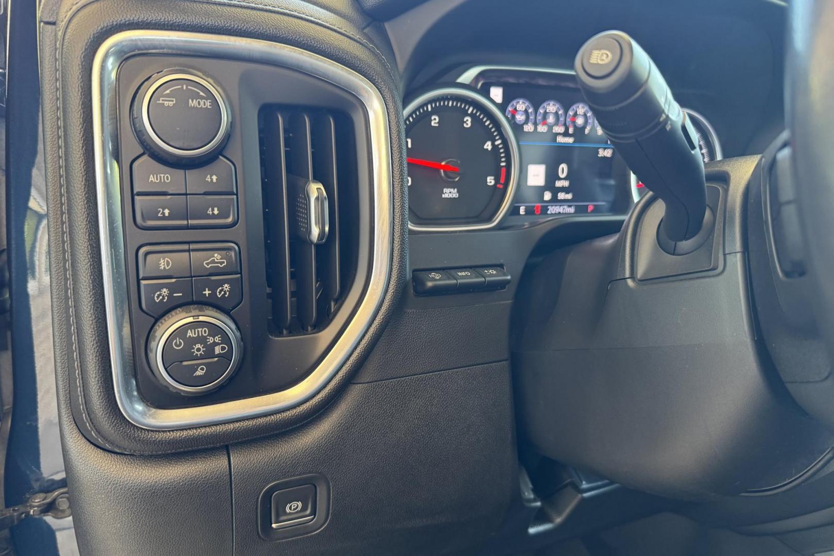 2020 Northsky Blue Metallic /Jet Black Chevrolet Silverado 3500HD High Country (1GC4YVEYXLF) with an V8 6.6 Liter Turbo Duramax Diesel engine, Automatic 10 Speed transmission, located at 2304 W. Main St., Boise, ID, 83702, (208) 342-7777, 43.622105, -116.218658 - New Tires! Highly Optioned! Ready To Tow! - Photo#15