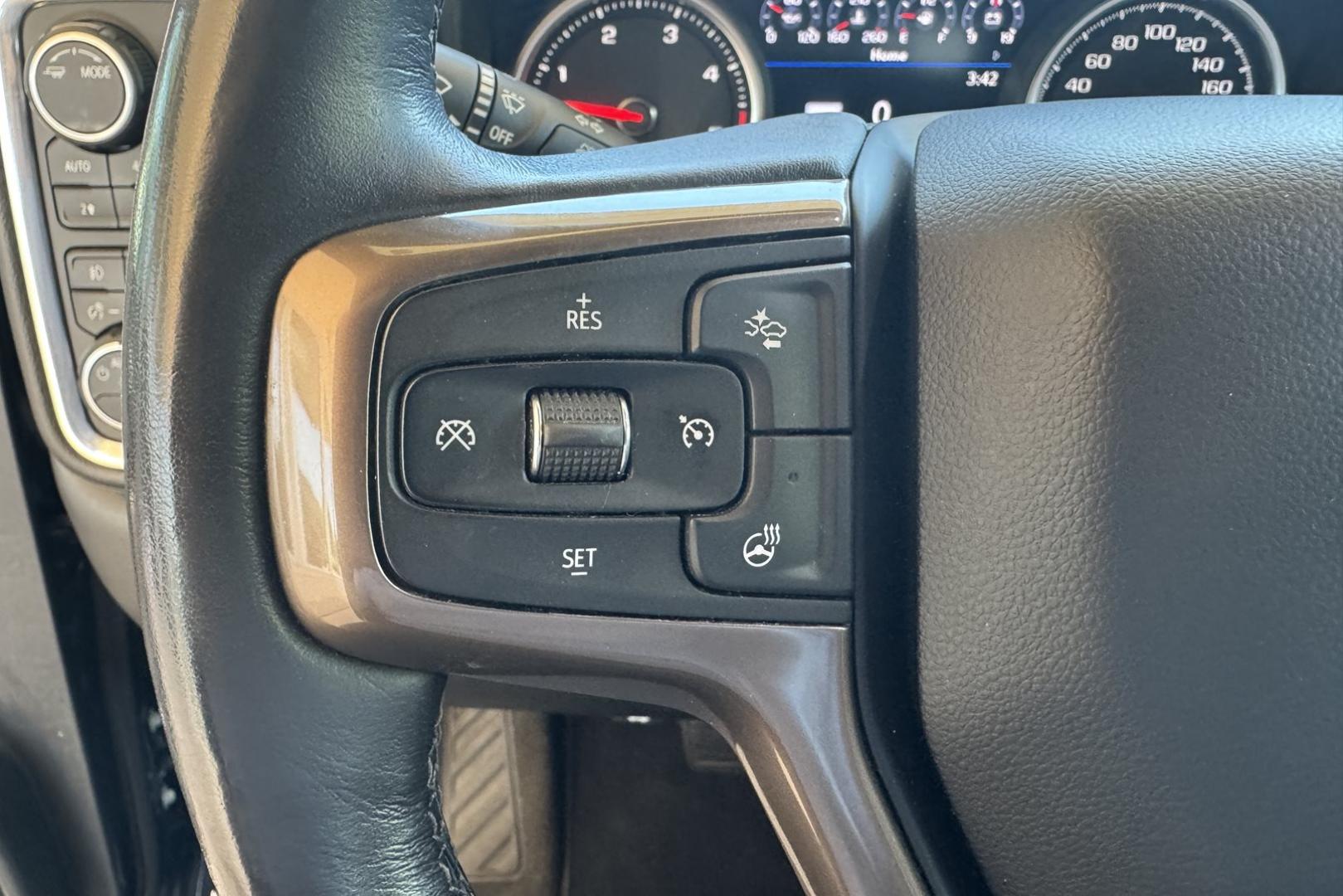2020 Northsky Blue Metallic /Jet Black Chevrolet Silverado 3500HD High Country (1GC4YVEYXLF) with an V8 6.6 Liter Turbo Duramax Diesel engine, Automatic 10 Speed transmission, located at 2304 W. Main St., Boise, ID, 83702, (208) 342-7777, 43.622105, -116.218658 - New Tires! Highly Optioned! Ready To Tow! - Photo#16
