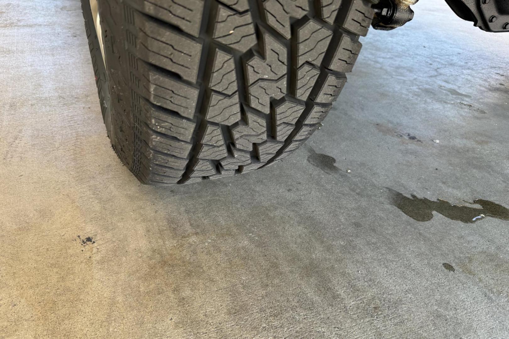 2020 Northsky Blue Metallic /Jet Black Chevrolet Silverado 3500HD High Country (1GC4YVEYXLF) with an V8 6.6 Liter Turbo Duramax Diesel engine, Automatic 10 Speed transmission, located at 2304 W. Main St., Boise, ID, 83702, (208) 342-7777, 43.622105, -116.218658 - New Tires! Highly Optioned! Ready To Tow! - Photo#32