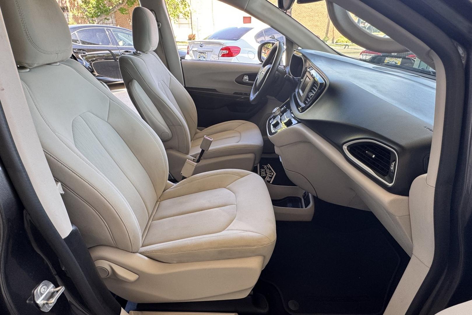 2017 Granite Crystal Metallic /Light Gray Chrysler Pacifica LX (2C4RC1CG3HR) with an V6 3.5 Liter engine, Automatic 9 Speed transmission, located at 2304 W. Main St., Boise, ID, 83702, (208) 342-7777, 43.622105, -116.218658 - One Owner Idaho Car! Seats 8! - Photo#14
