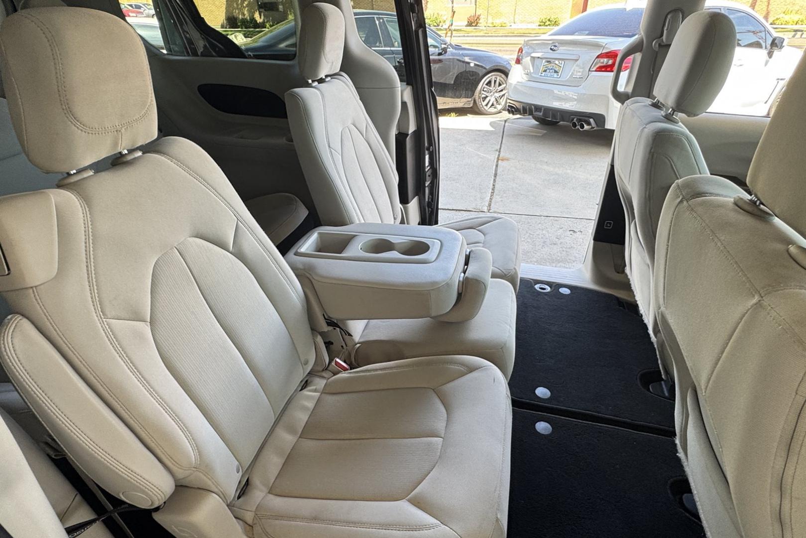 2017 Granite Crystal Metallic /Light Gray Chrysler Pacifica LX (2C4RC1CG3HR) with an V6 3.5 Liter engine, Automatic 9 Speed transmission, located at 2304 W. Main St., Boise, ID, 83702, (208) 342-7777, 43.622105, -116.218658 - One Owner Idaho Car! Seats 8! - Photo#15
