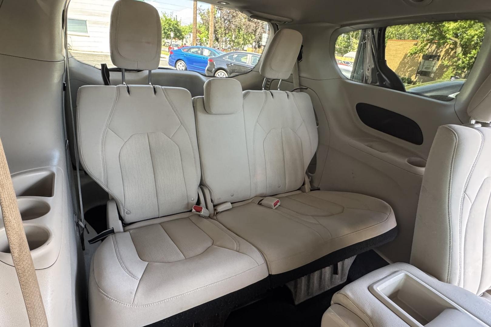 2017 Granite Crystal Metallic /Light Gray Chrysler Pacifica LX (2C4RC1CG3HR) with an V6 3.5 Liter engine, Automatic 9 Speed transmission, located at 2304 W. Main St., Boise, ID, 83702, (208) 342-7777, 43.622105, -116.218658 - One Owner Idaho Car! Seats 8! - Photo#18