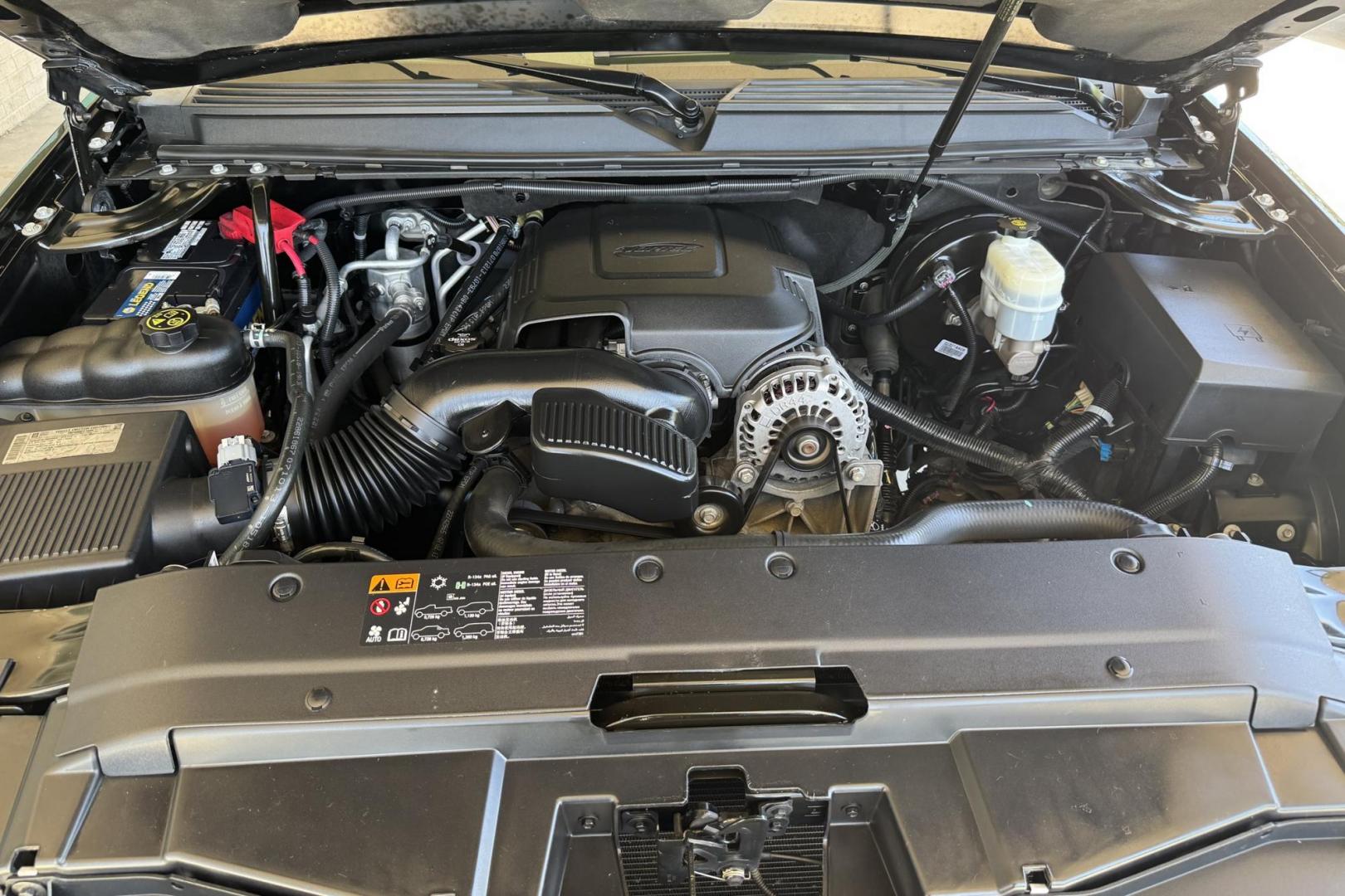 2014 Black /Black Chevrolet Tahoe LT (1GNSKBE08ER) with an V8 5.3 Liter engine, Automatic transmission, located at 2304 W. Main St., Boise, ID, 83702, (208) 342-7777, 43.622105, -116.218658 - New Tires! 8 Passenger! - Photo#17